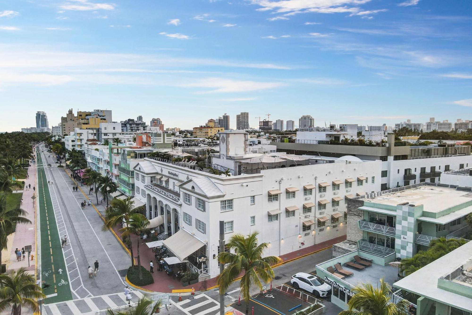 Steps 2 Beach, Ocean Drive Deco W/2 Queen Beds * Miami Beach