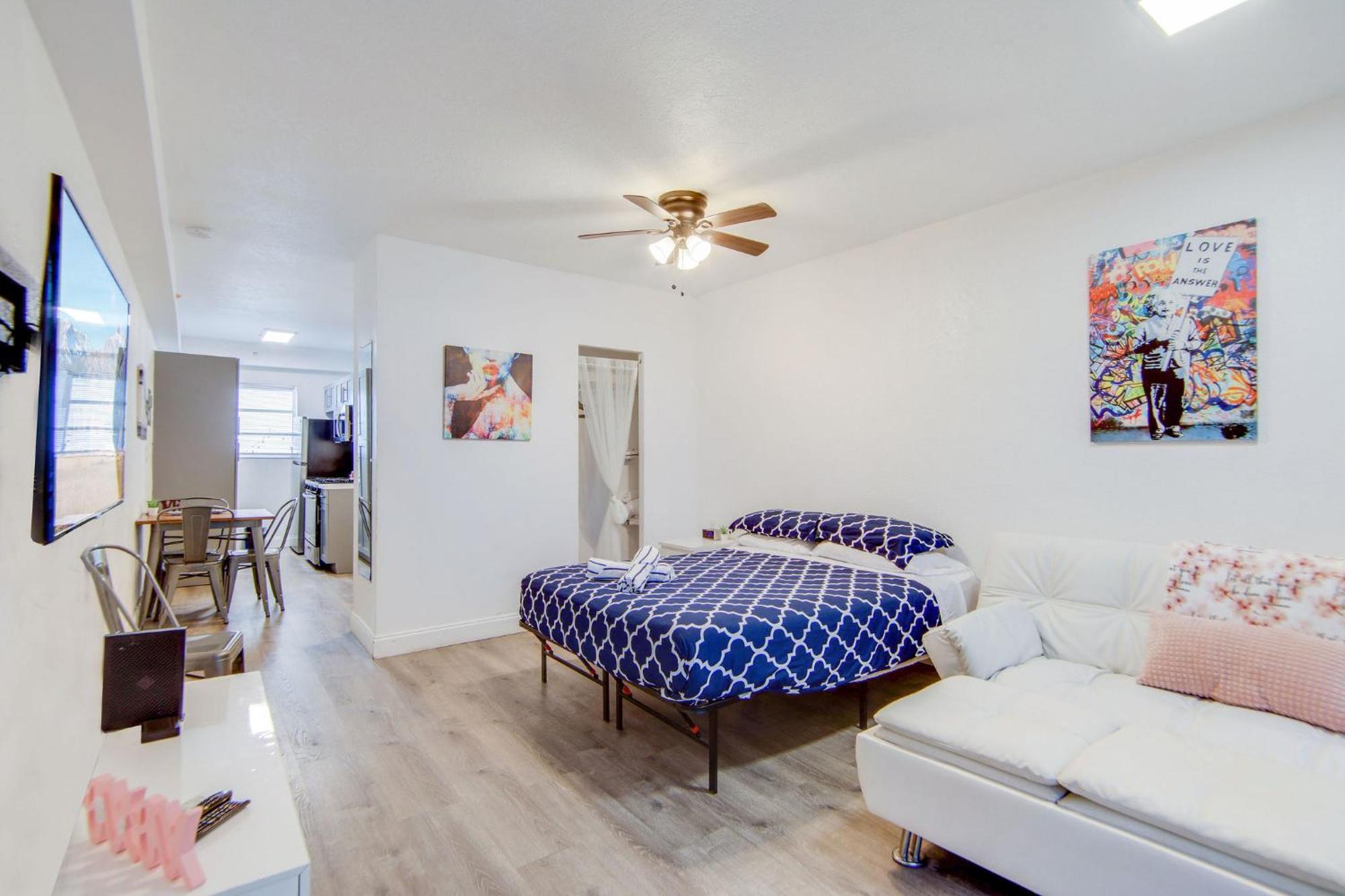 Private Ocean Dr W/2 Queen Beds, Steps 2 Apartment