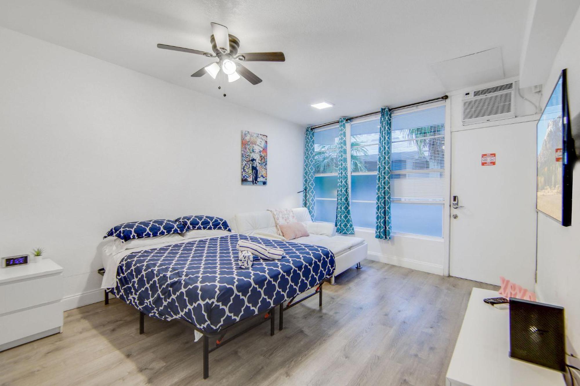 Apartment Private Ocean Dr W/2 Queen Beds, Steps 2 Miami Beach