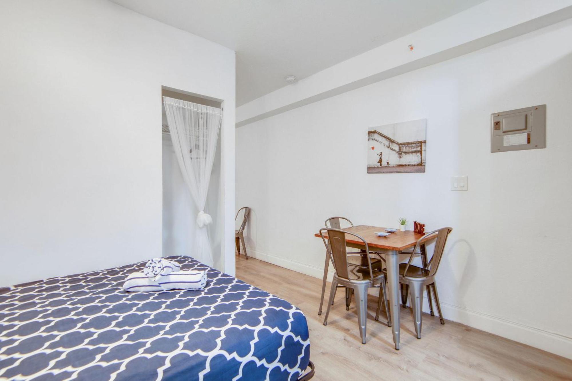 Private Ocean Dr W/2 Queen Beds, Steps 2