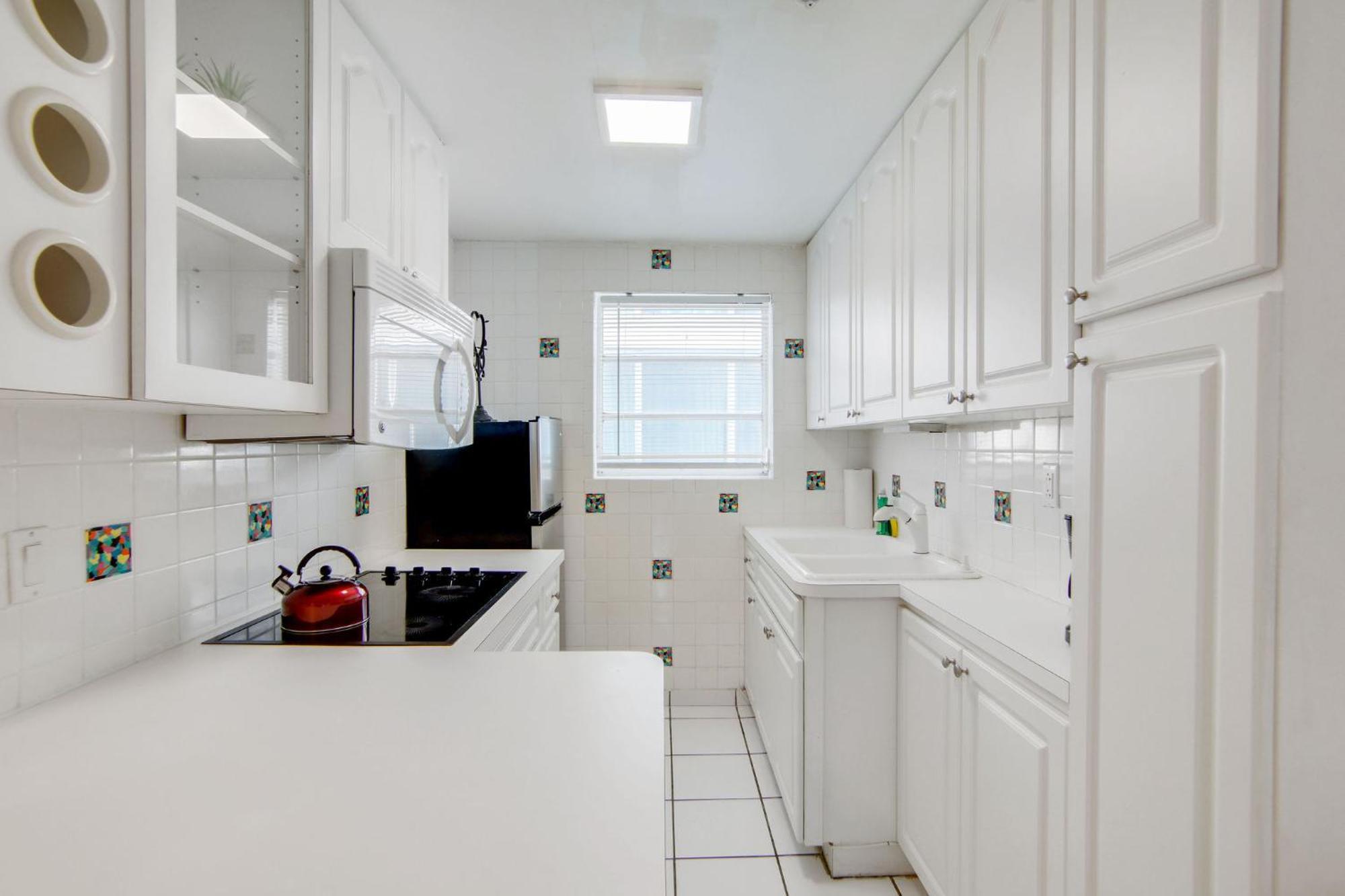 Apartment Sunny Ocean Dr Condo, W/2 Queen Beds, South Miami Beach