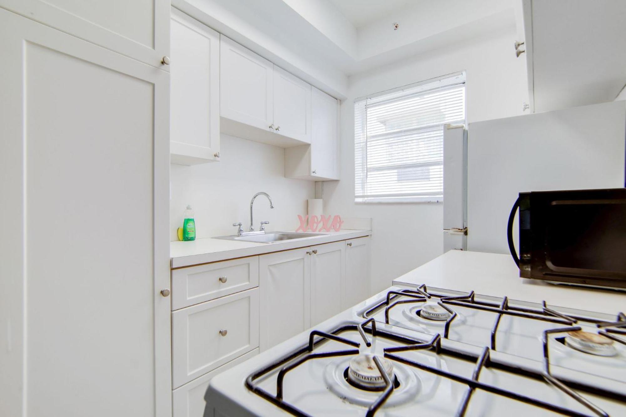 Ocean Drive Deal, W/2 Queen Beds, Near Apartment *