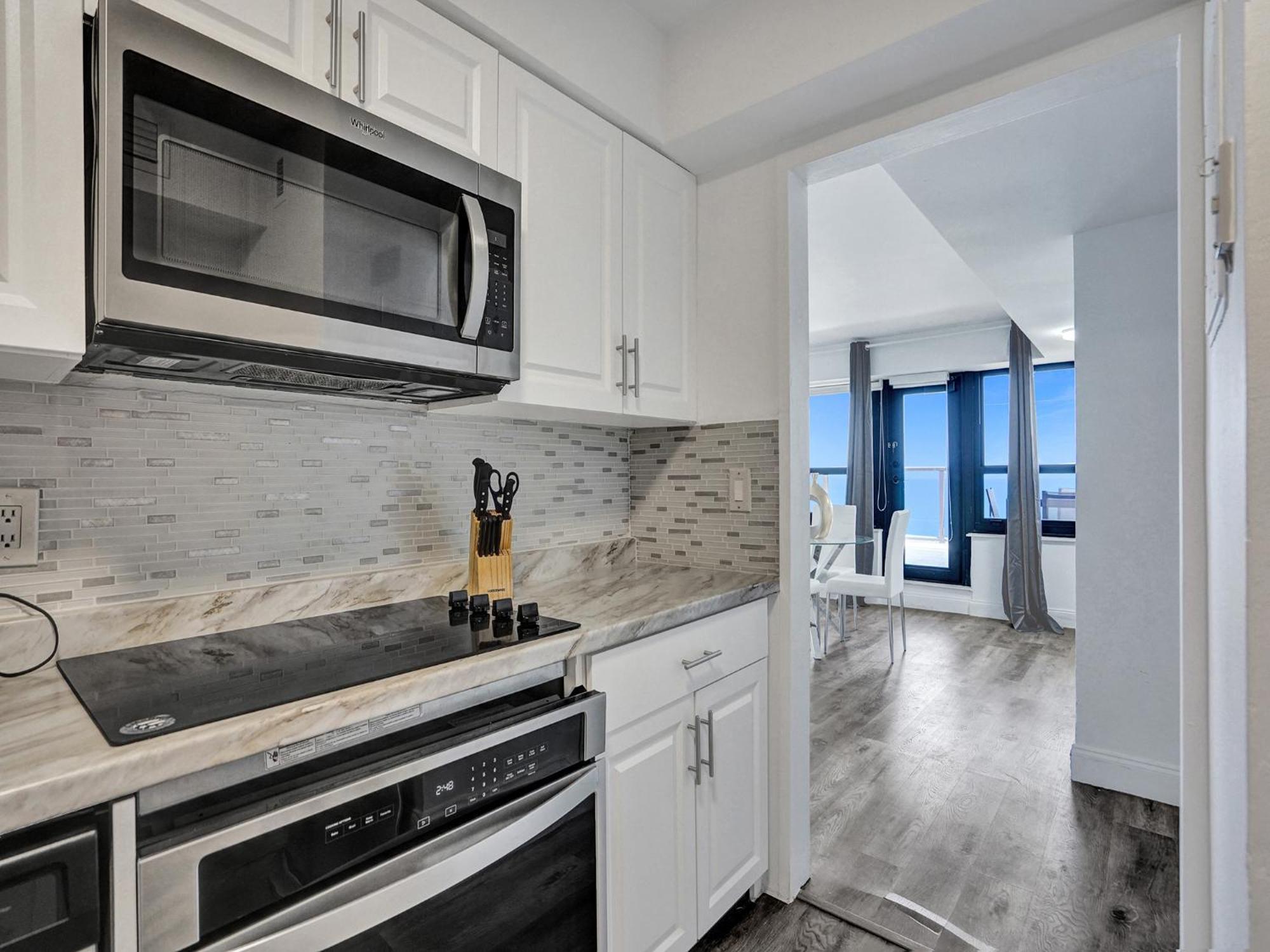 Full Ocean View Huge Private Terrace 1002 Apartment