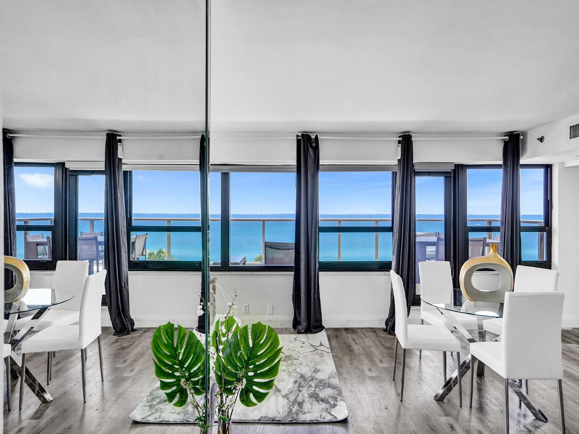 Full Ocean View Huge Private Terrace 1002 Apartment
