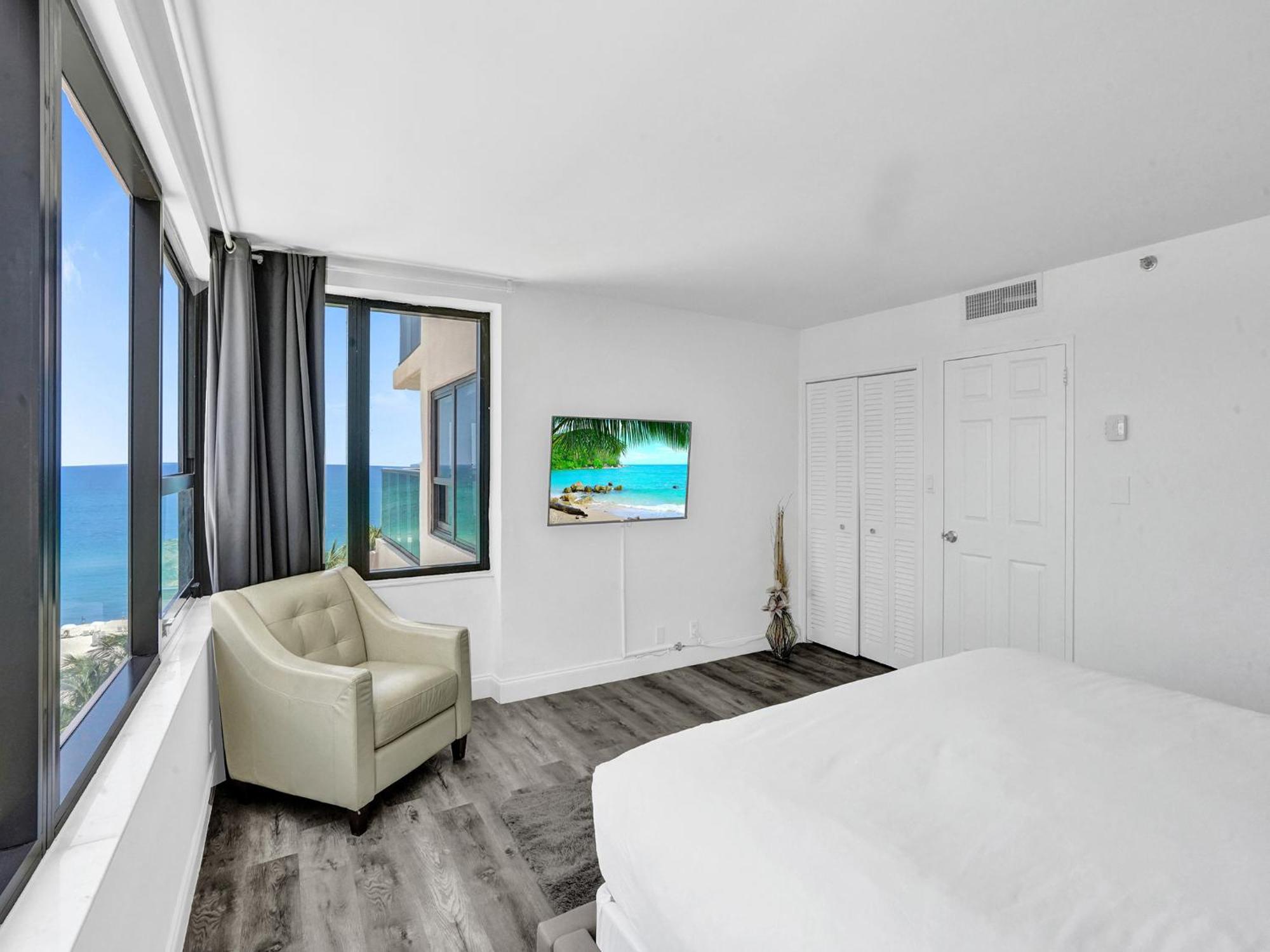 Apartment Full Ocean View Huge Private Terrace 1002 *