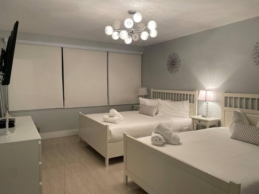 Ocean Front 2 Bedroom And 2 Bathroom At The Alexander Apartment *