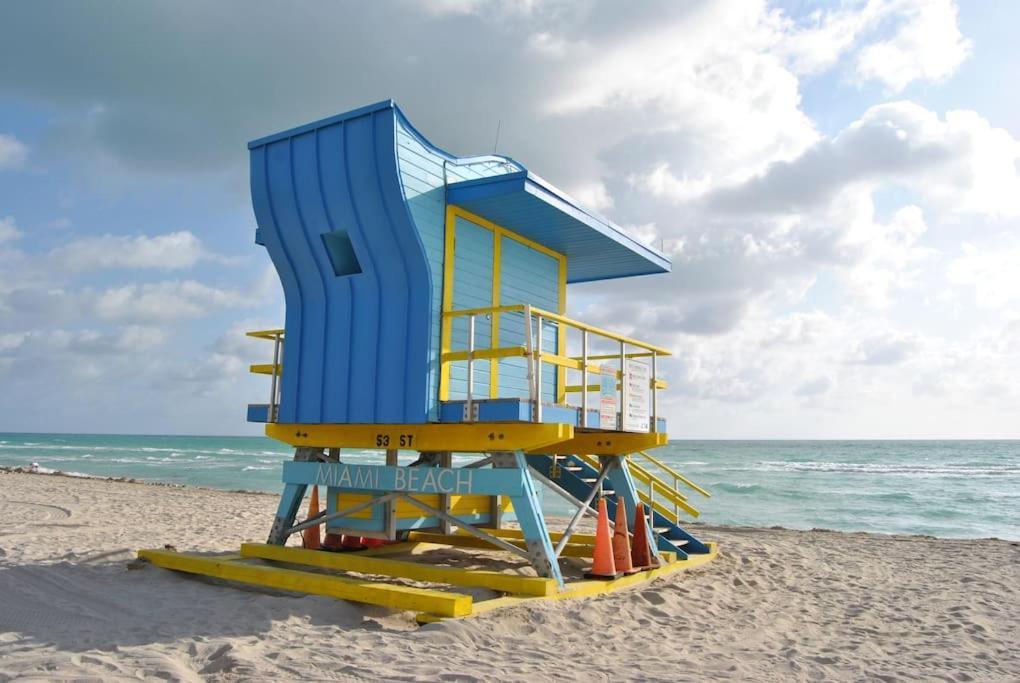 Ocean Front 2 Bedroom And 2 Bathroom At The Alexander Apartment *