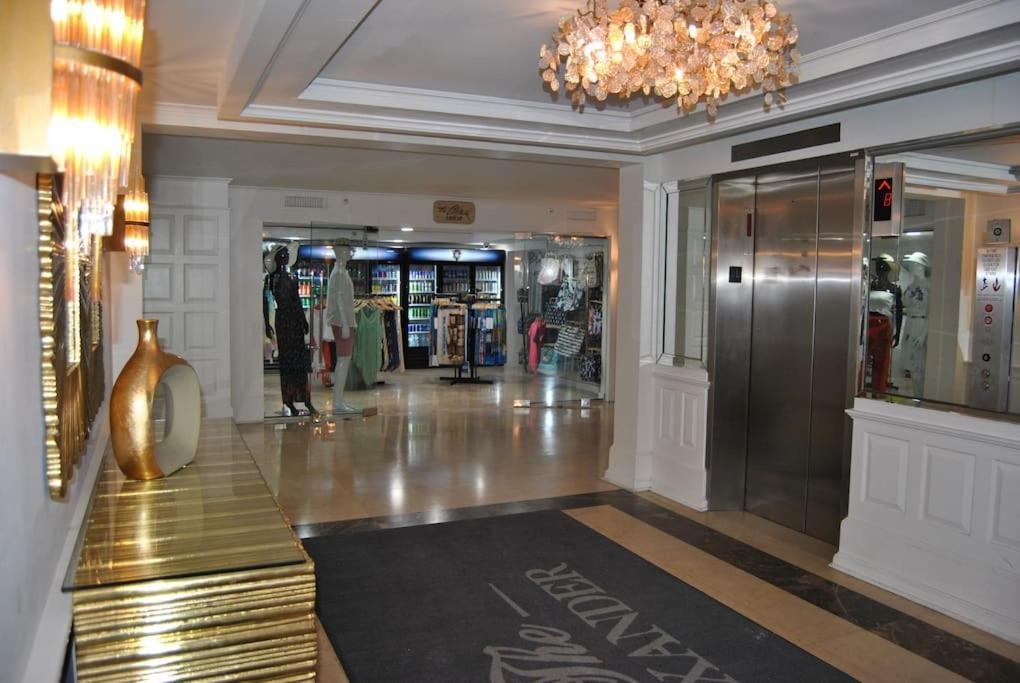 Apartment Ocean Front 2 Bedroom And 2 Bathroom At The Alexander