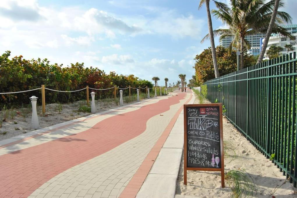 Ocean Front 2 Bedroom And 2 Bathroom At The Alexander *