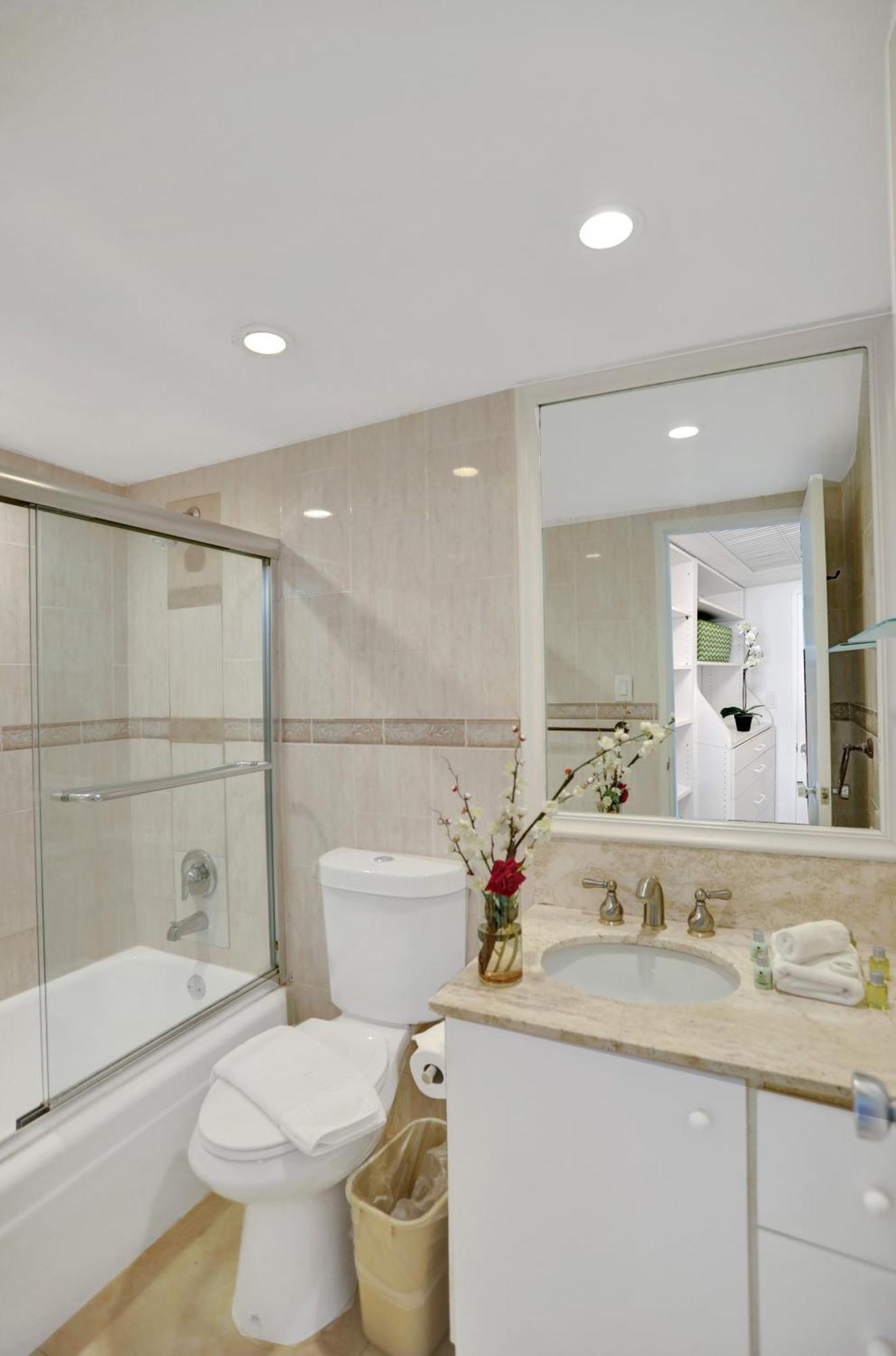 Apartment Modern Ocean View Service Unit 1206
