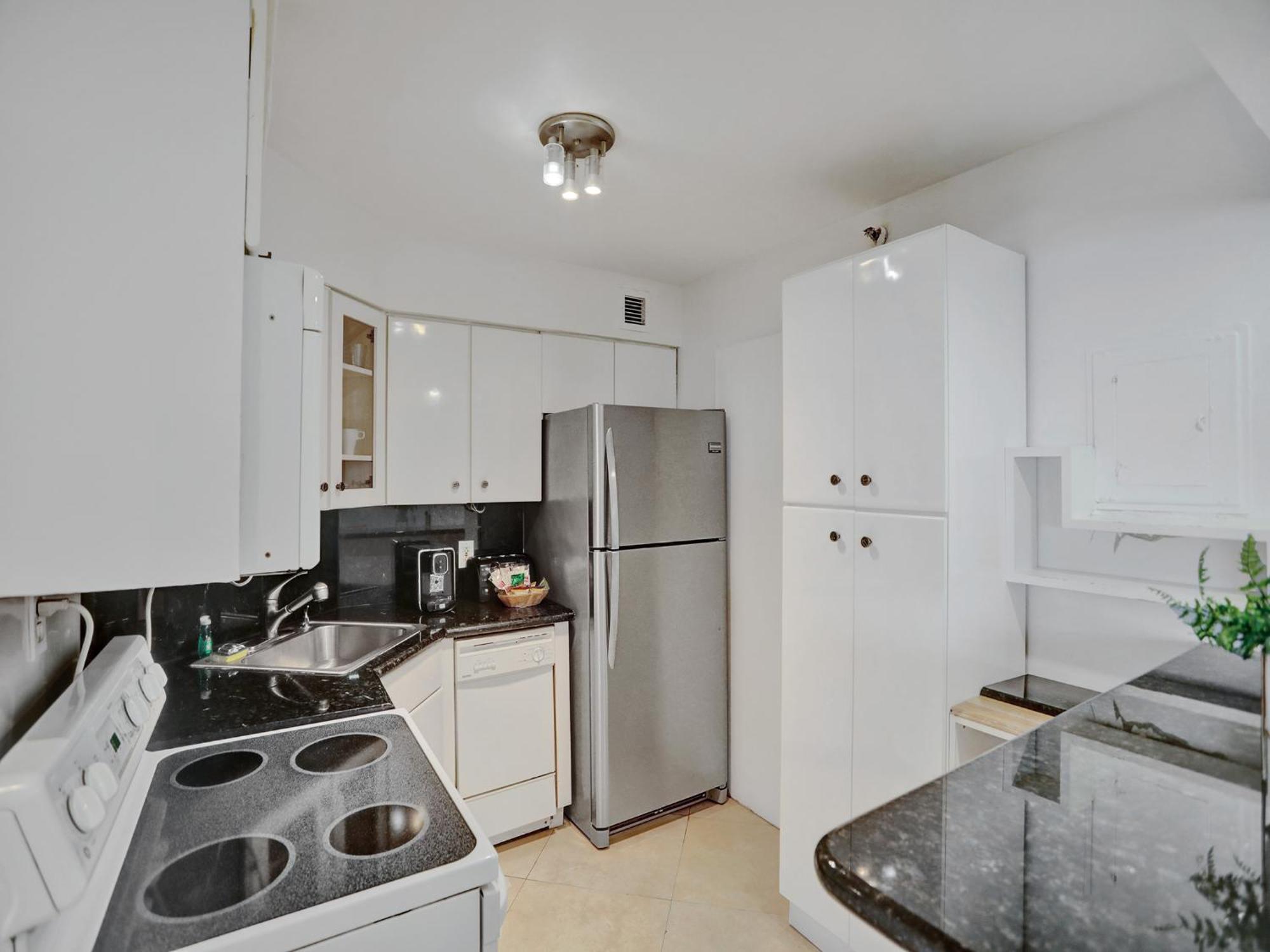 Modern Ocean View Service Unit 1206 * Miami Beach