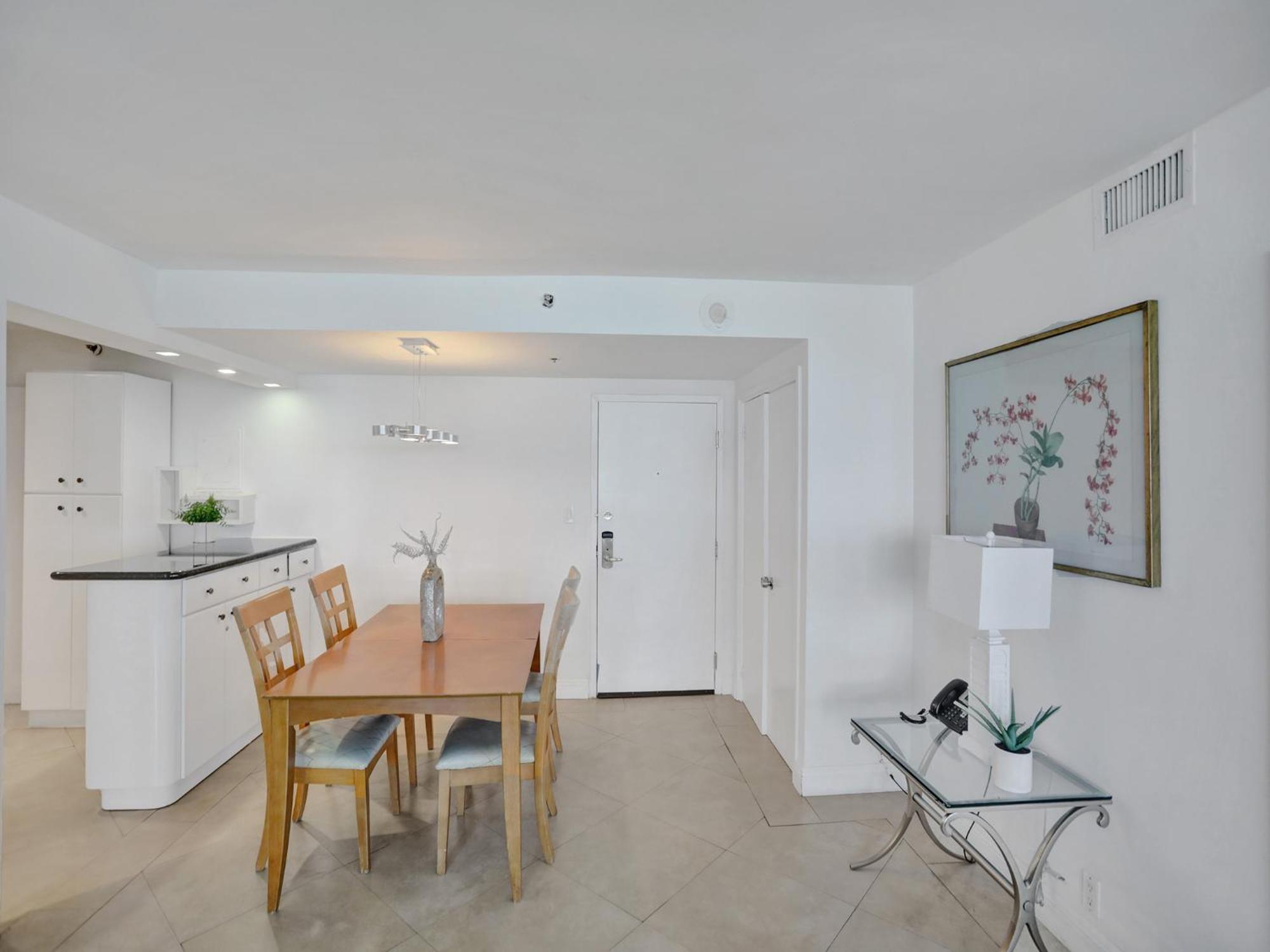 Modern Ocean View Service Unit 1206 Apartment