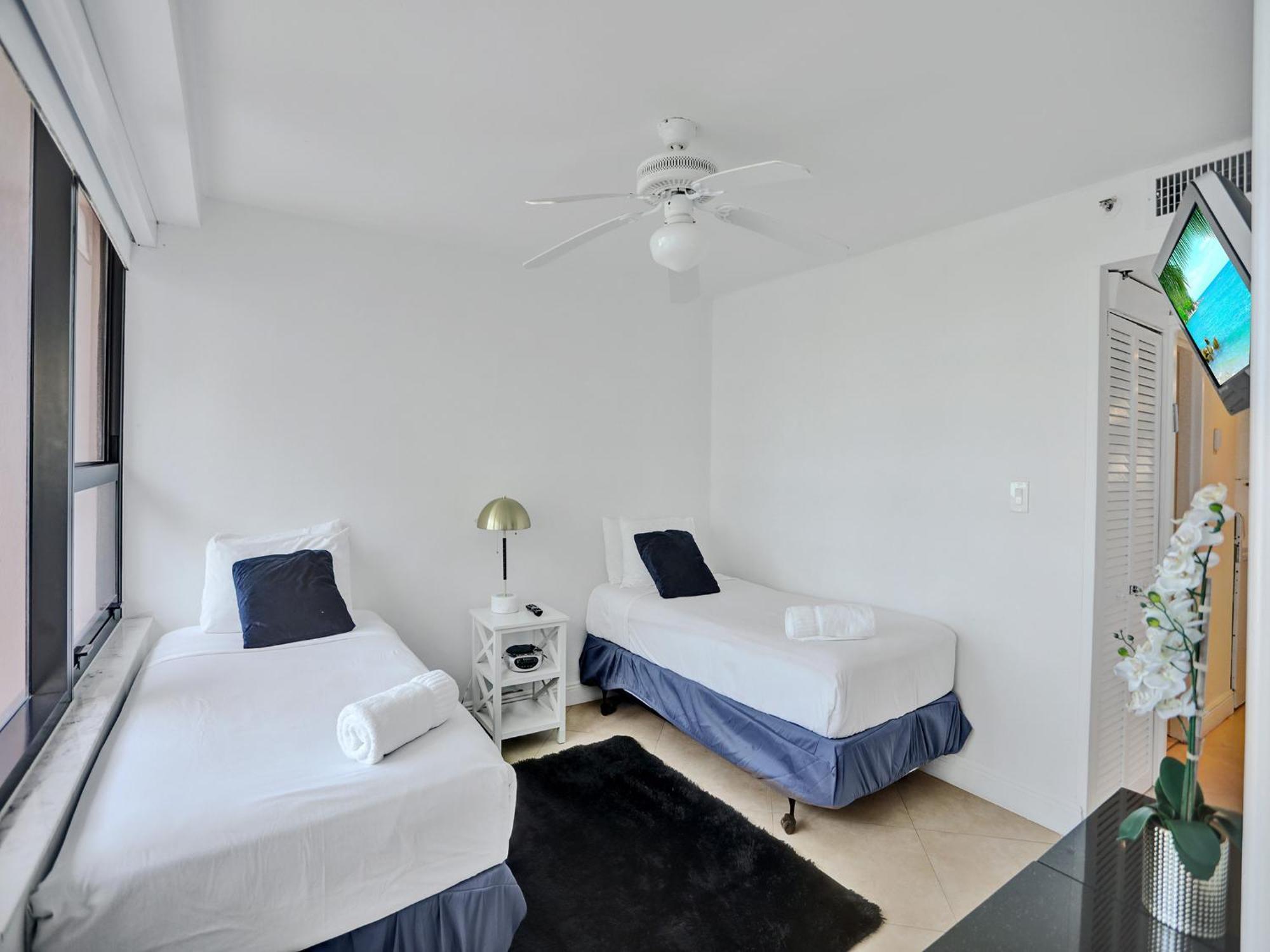 Modern Ocean View Service Unit 1206 Miami Beach