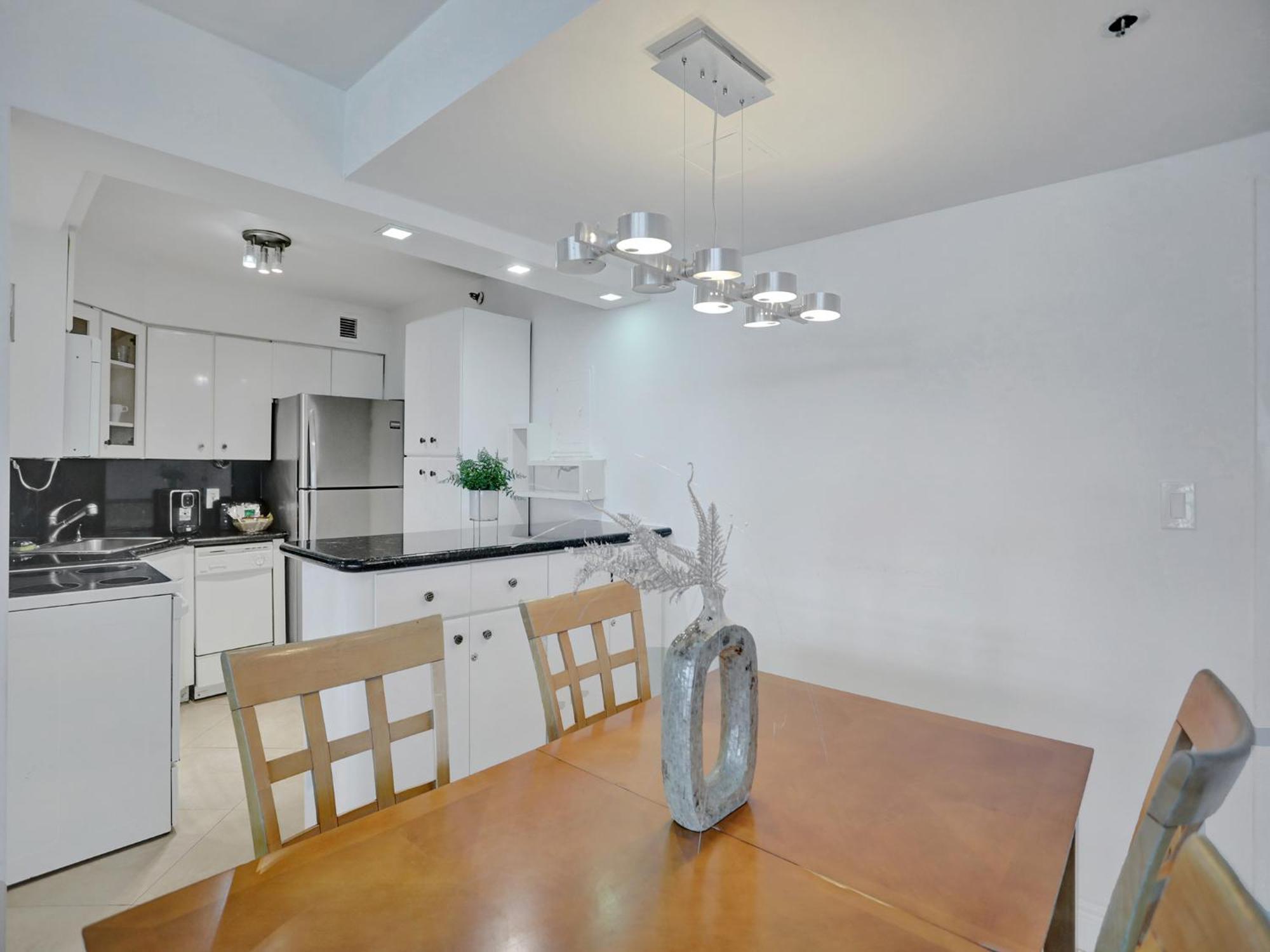 Modern Ocean View Service Unit 1206 Apartment