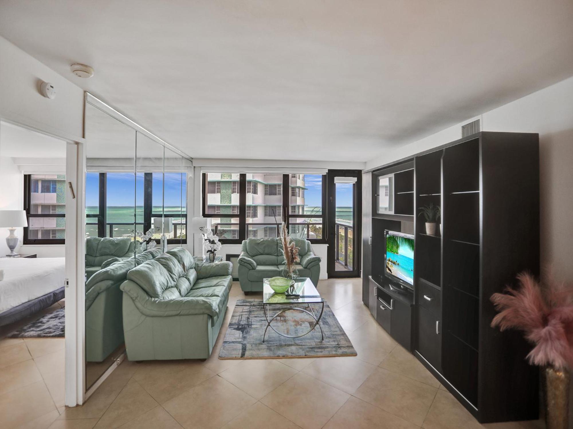 Modern Ocean View Service Unit 1206 Apartment Miami Beach