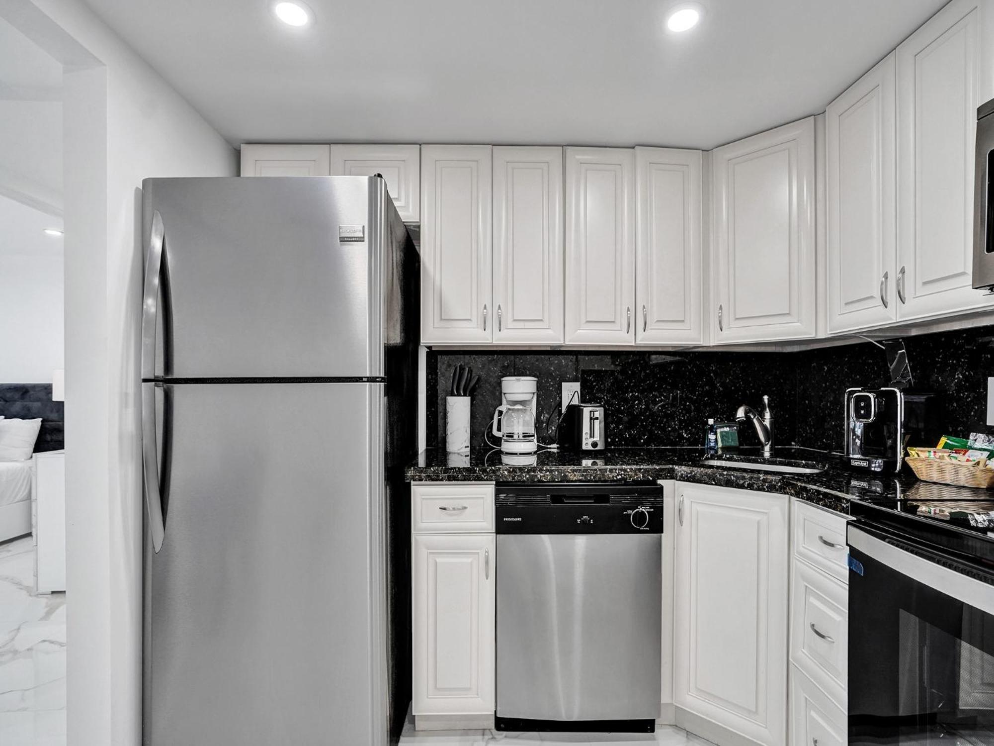 High Floor Miami Pool Service 1219 Apartment