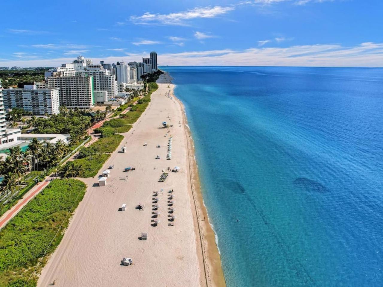 High Floor Miami Pool Service 1219 Apartment
