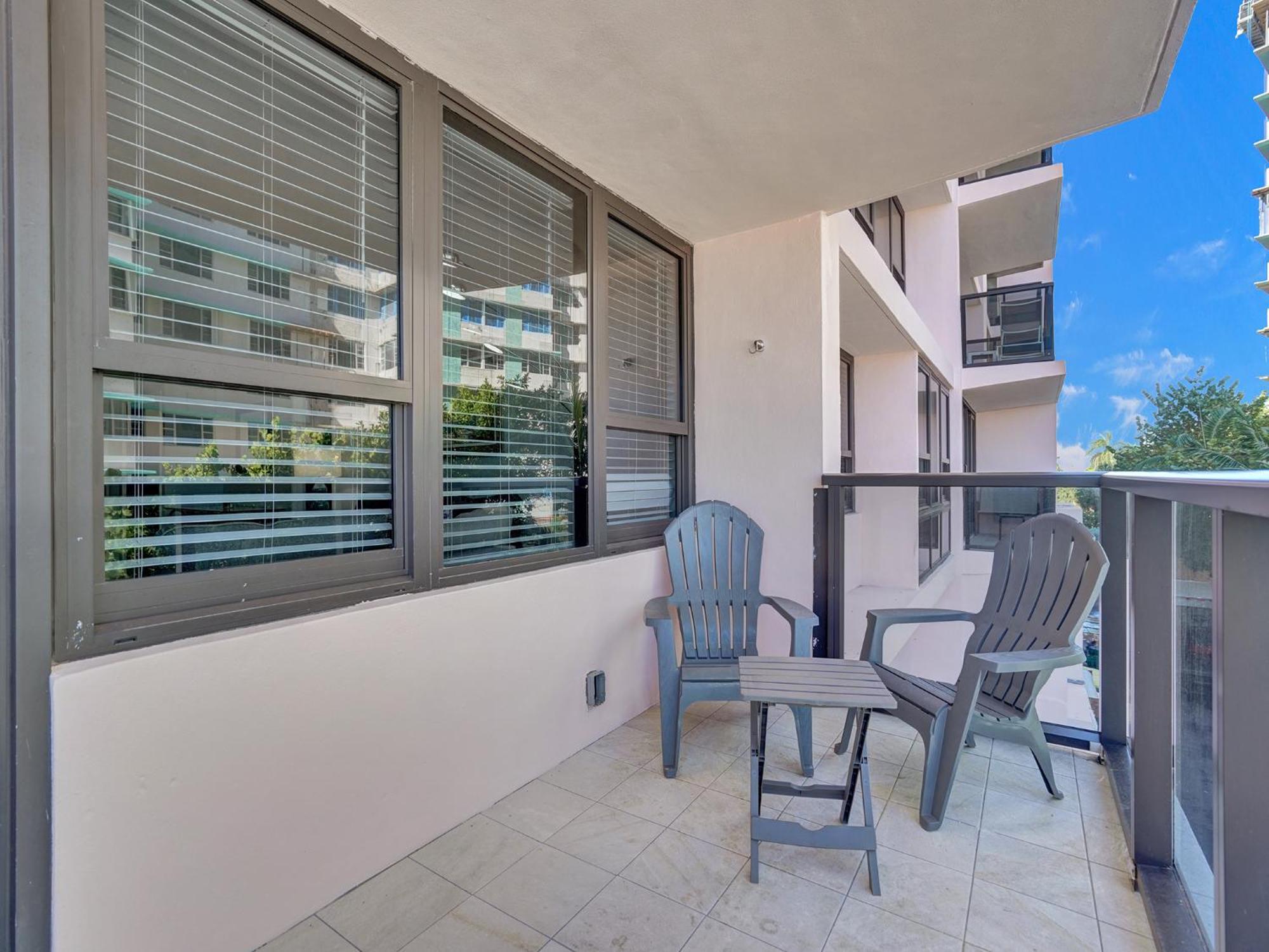 Cozy Beachfront 2 Bdr Miami 406 Apartment *