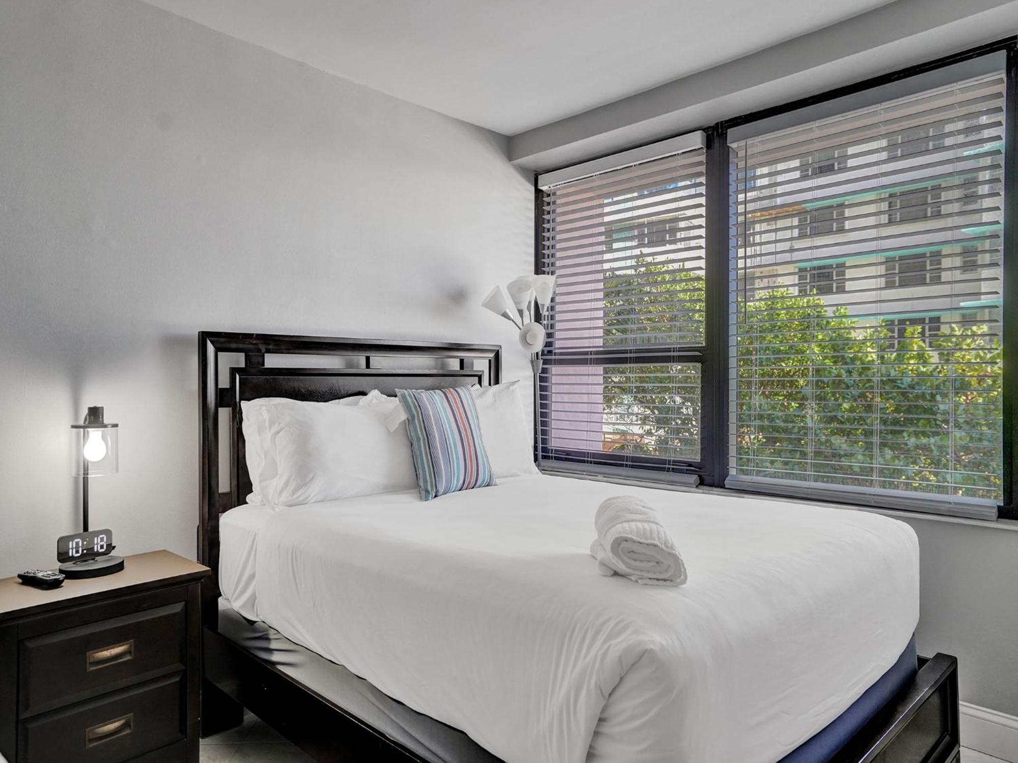 Apartment Cozy Beachfront 2 Bdr Miami 406