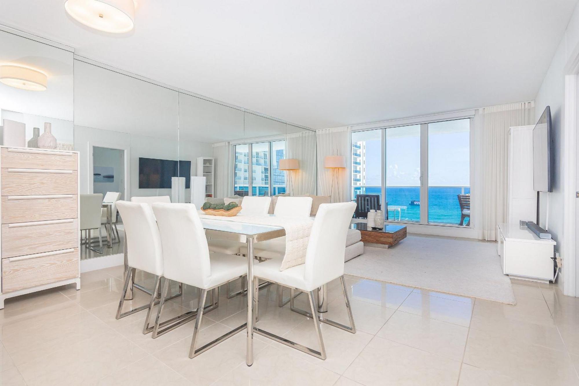 Frente A La Playa South Miami Beach