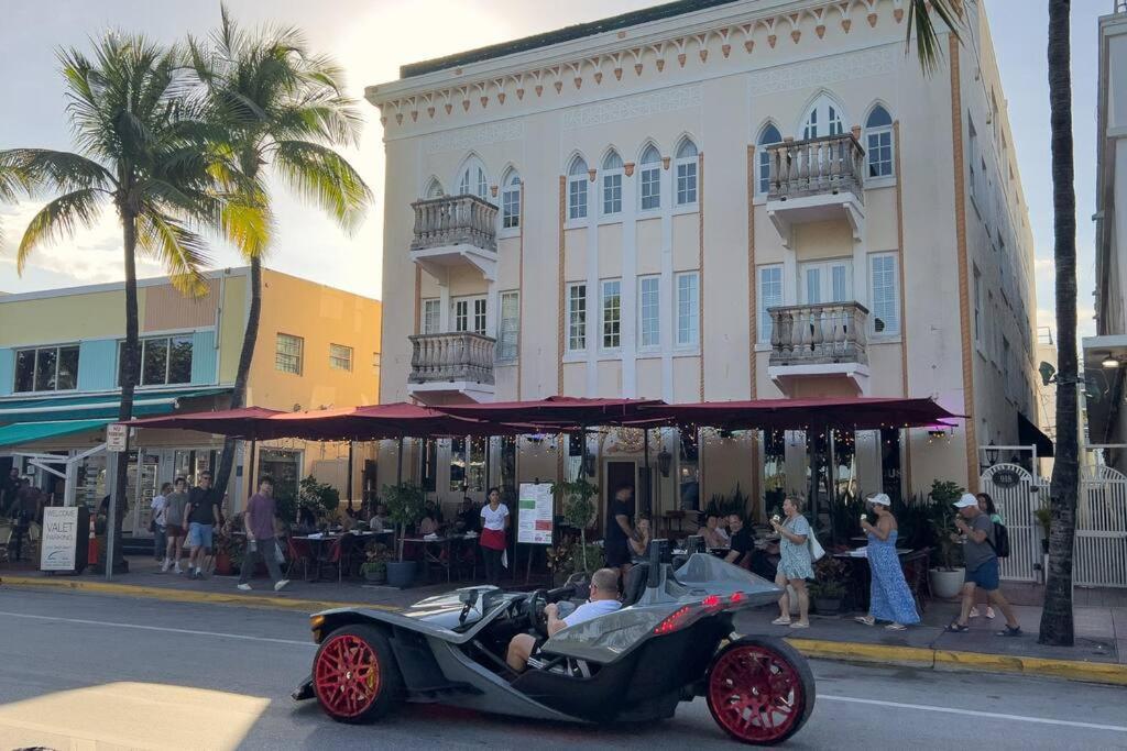 Ocean Drive W Balcony Walk To The Apartment *
