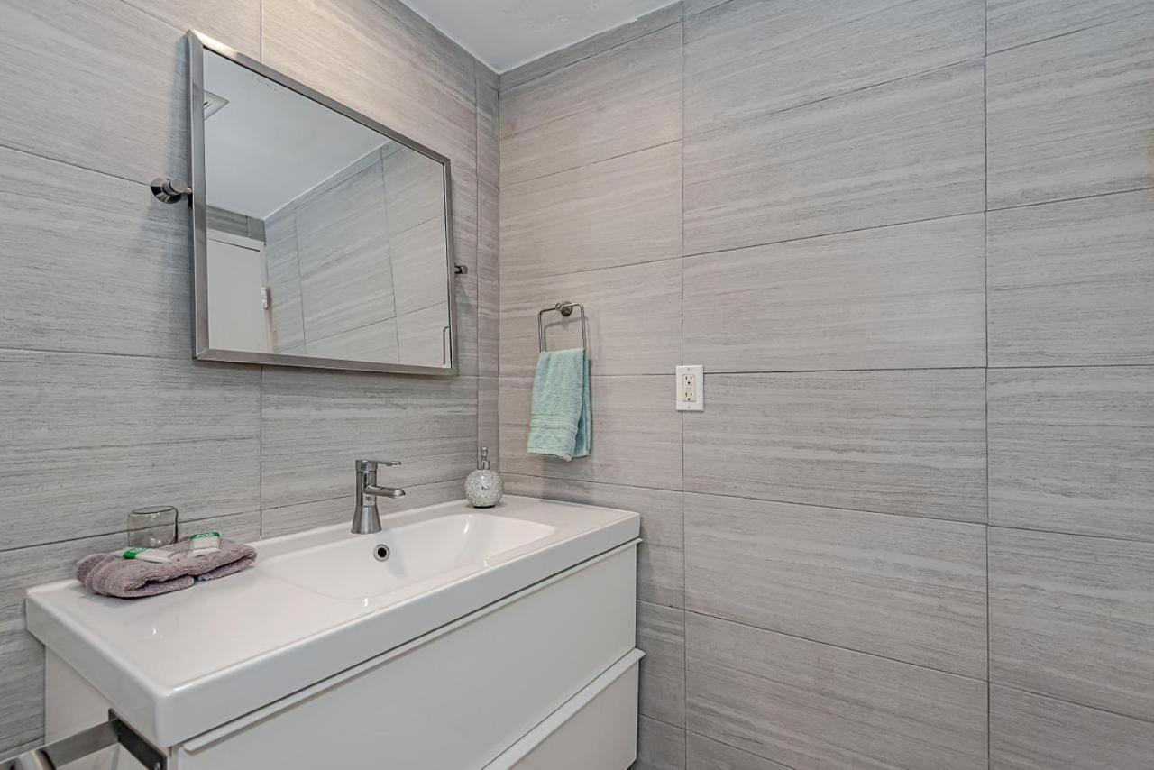 Castle 401 Oceanfront With Pool, Tennis, Access And Free Parking Miami Beach
