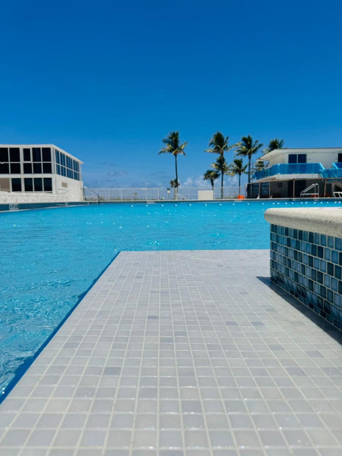 Castle 401 Oceanfront With Pool, Tennis, Access And Free Parking * Miami Beach