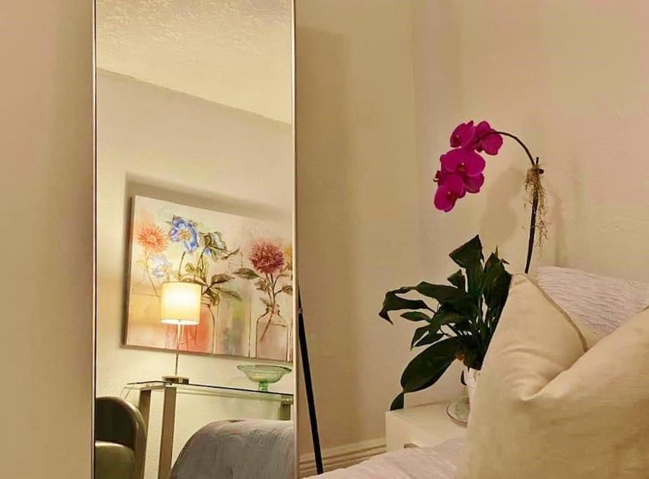 Apartment Block From One Bedroom With Parking *