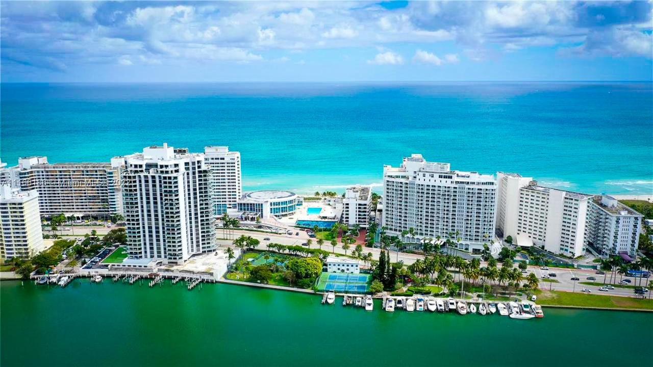 Castle 1118 Bayview Direct Access, Tennis, Pool, Restaurants, Free Parking Holiday home Miami Beach