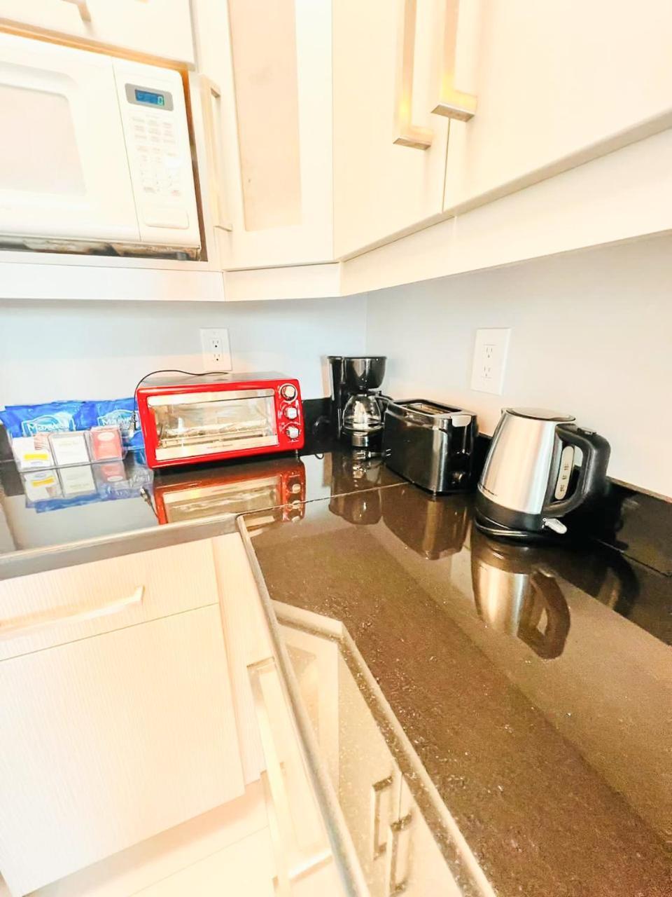 Castle 519 Bayview Modern With Pool, Access, Tennis And Free Parking Apartment