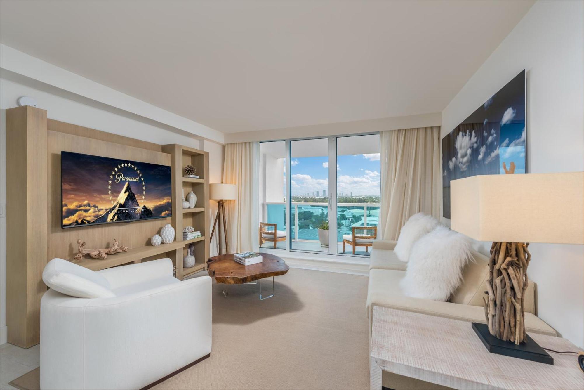 Luxurious Private At 1 & Homes -1445