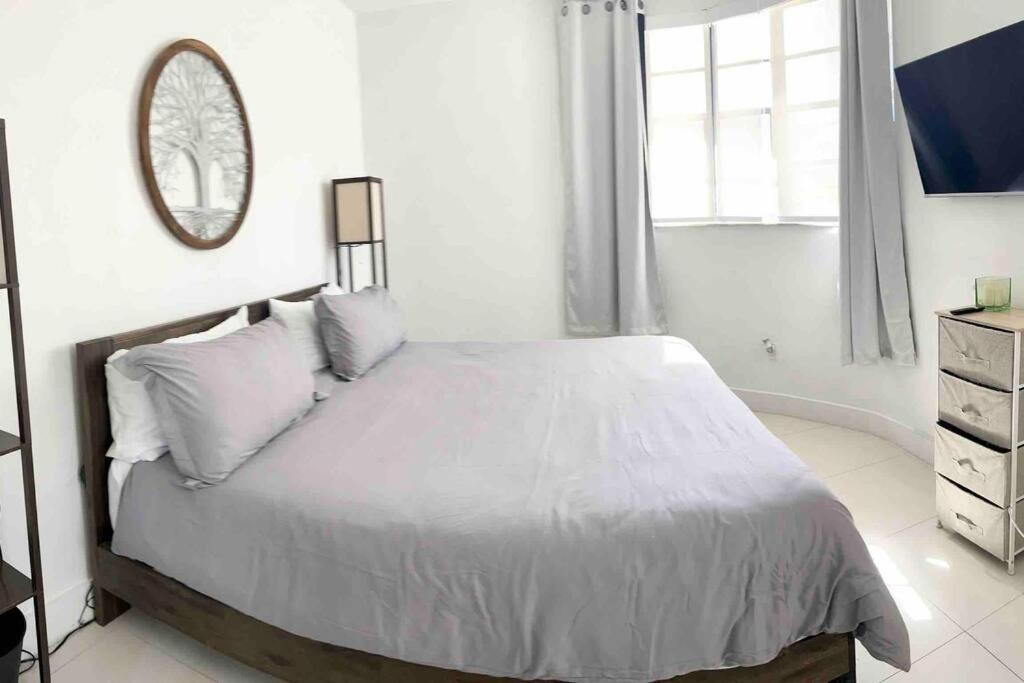 Beachside 1br Steps Away From * Miami Beach