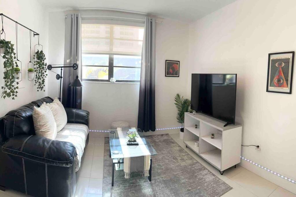 Beachside 1br Steps Away From * Miami Beach