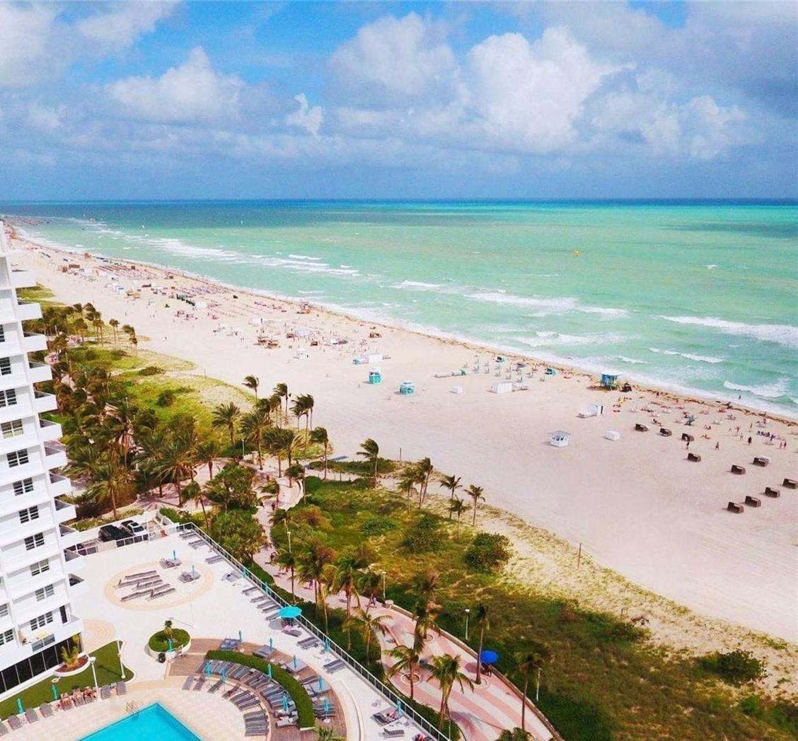 Apartment Elegant And Spacious Beachfront With Parking