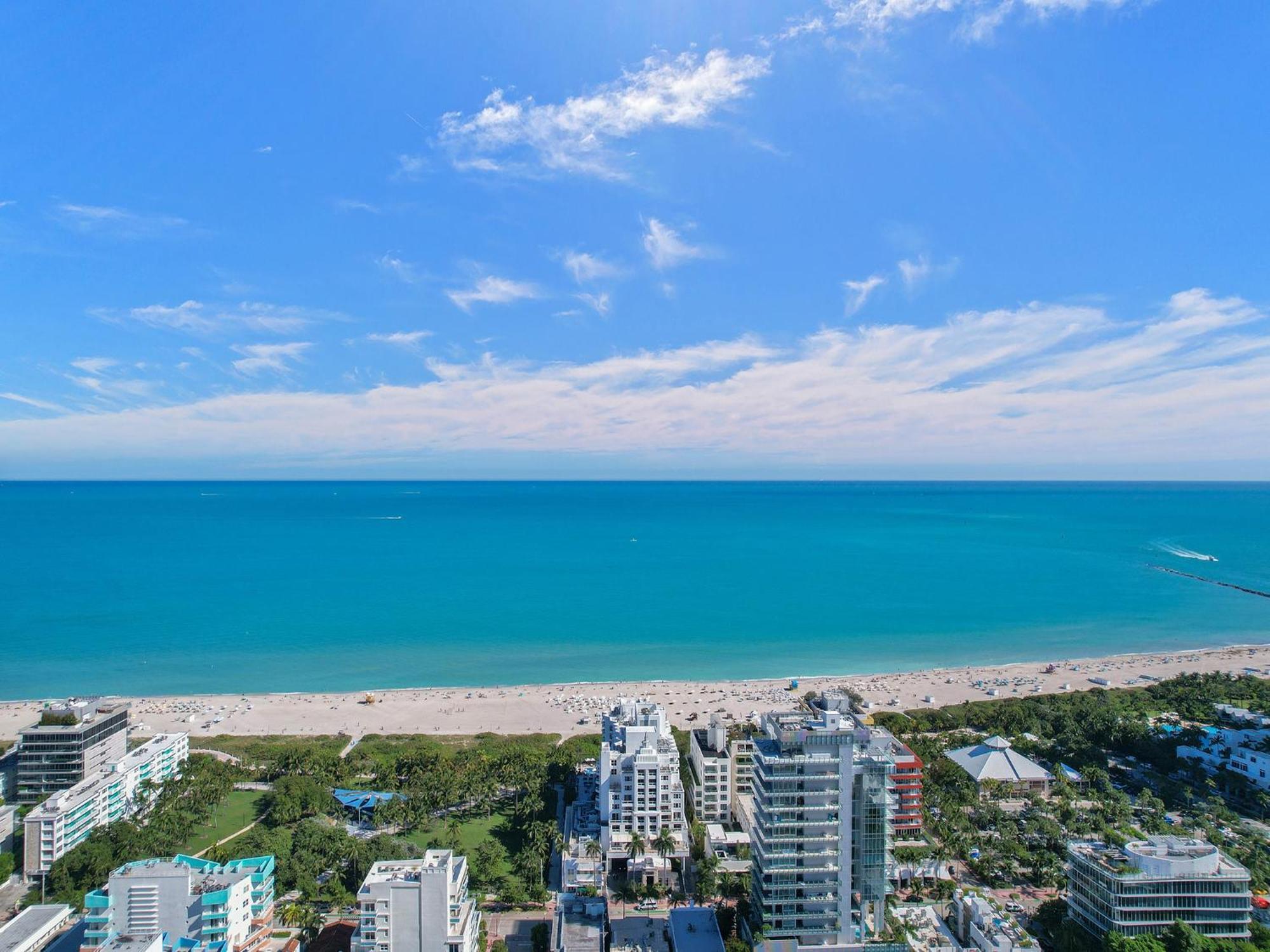 South Haven- Steps To The Beach- 1 King Bedroom 2 Beds 1 Bathroom