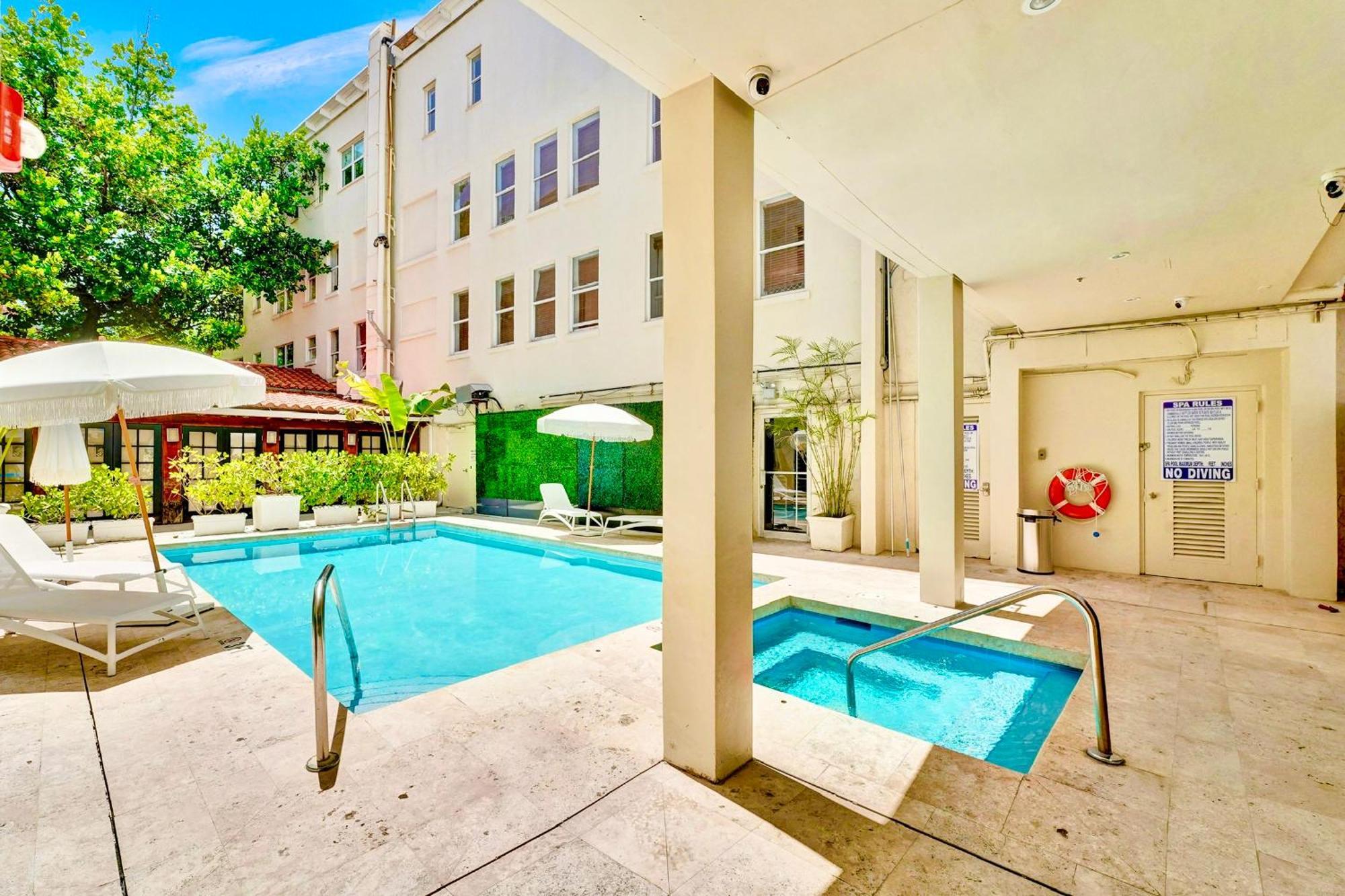 Aparthotel South Haven- Steps To The Beach- 1 King Bedroom 2 Beds 1 Bathroom *