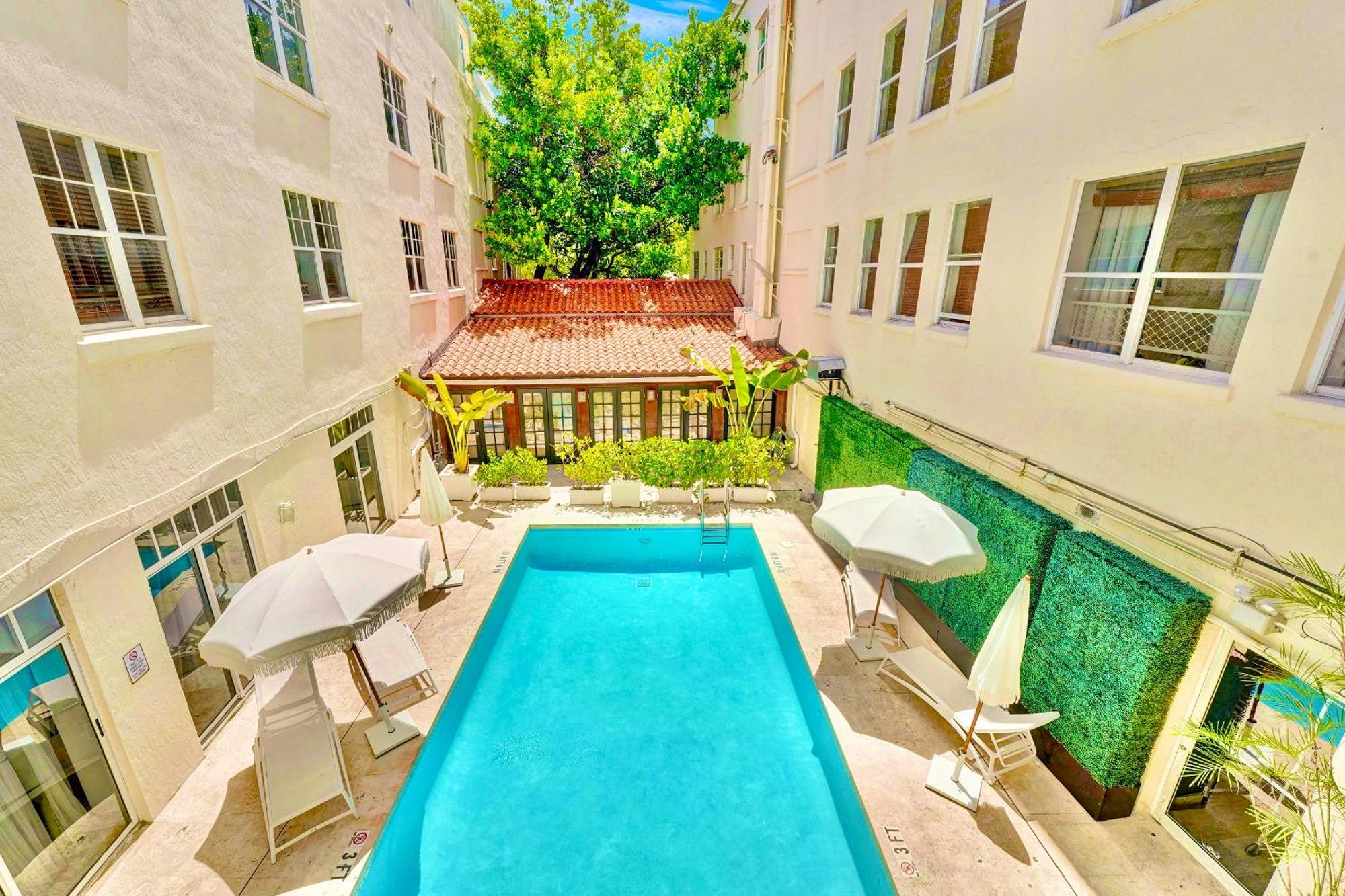 South Haven- Steps To The Beach- 1 King Bedroom 2 Beds 1 Bathroom * Miami Beach