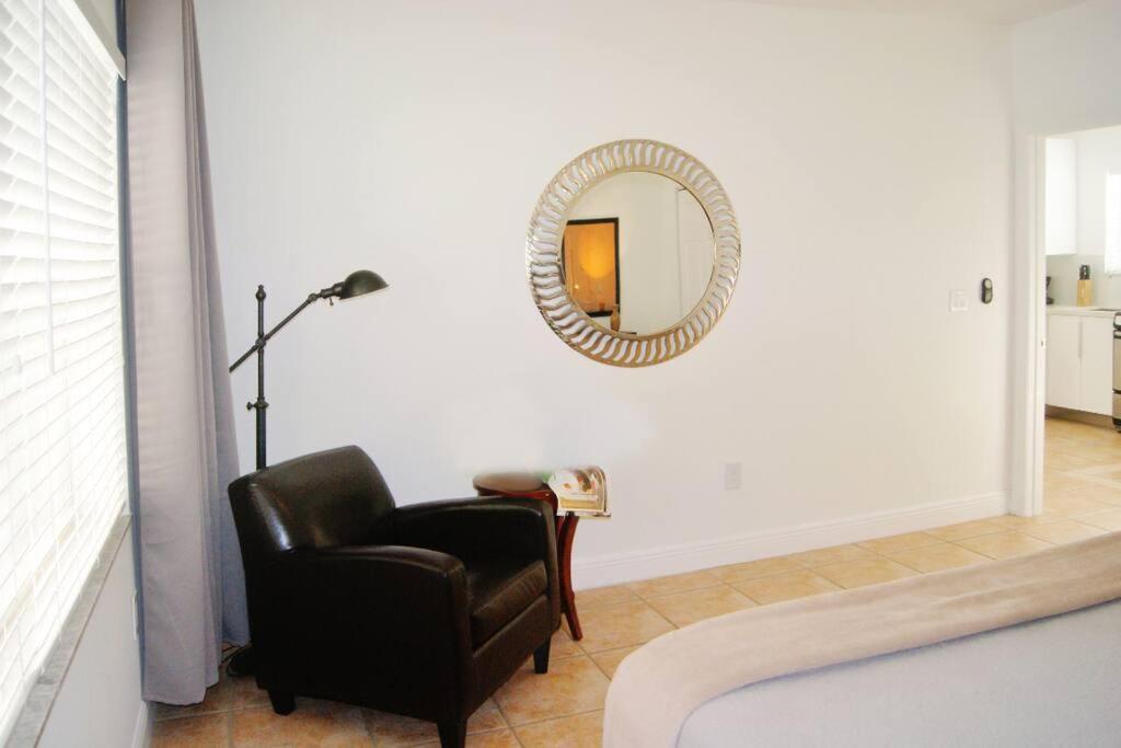 Tranquil 2 Bed 1 Bath At Beach, Glimpse Of The Ocean *