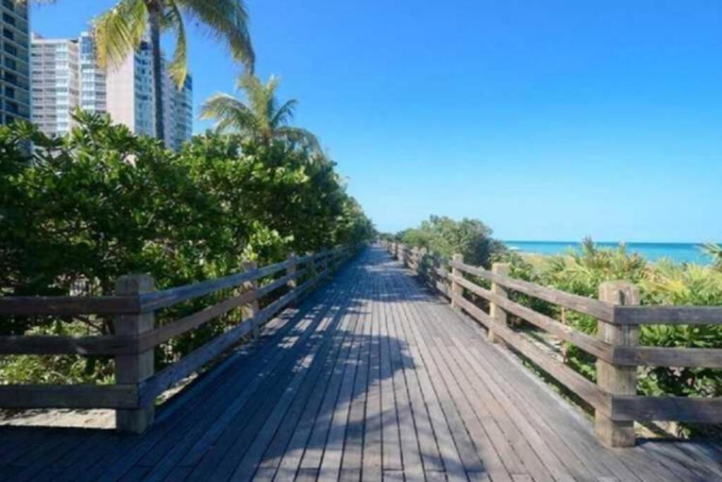 Tranquil 2 Bed 1 Bath At Beach, Glimpse Of The Ocean Miami Beach
