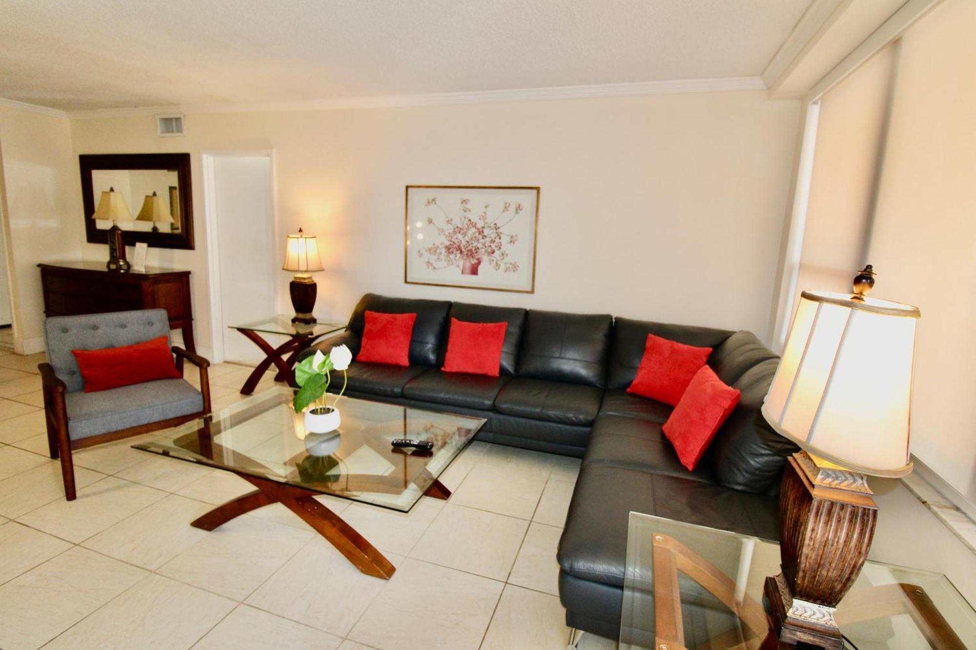 Alexander 1211 Beachfront With Direct Access, 2 Pools, Sauna, Gym * Miami Beach
