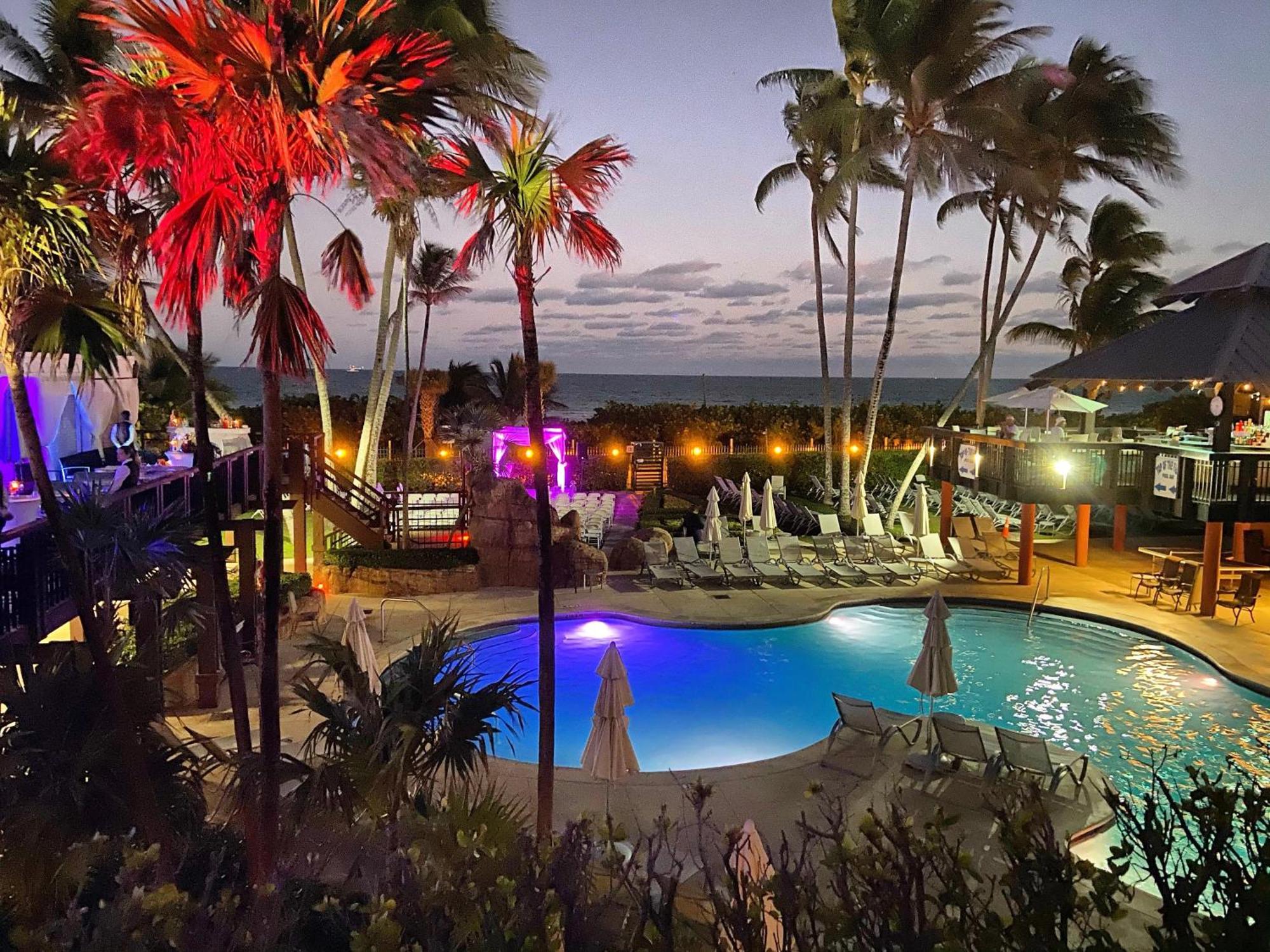 Alexander 1211 Beachfront With Direct Access, 2 Pools, Sauna, Gym