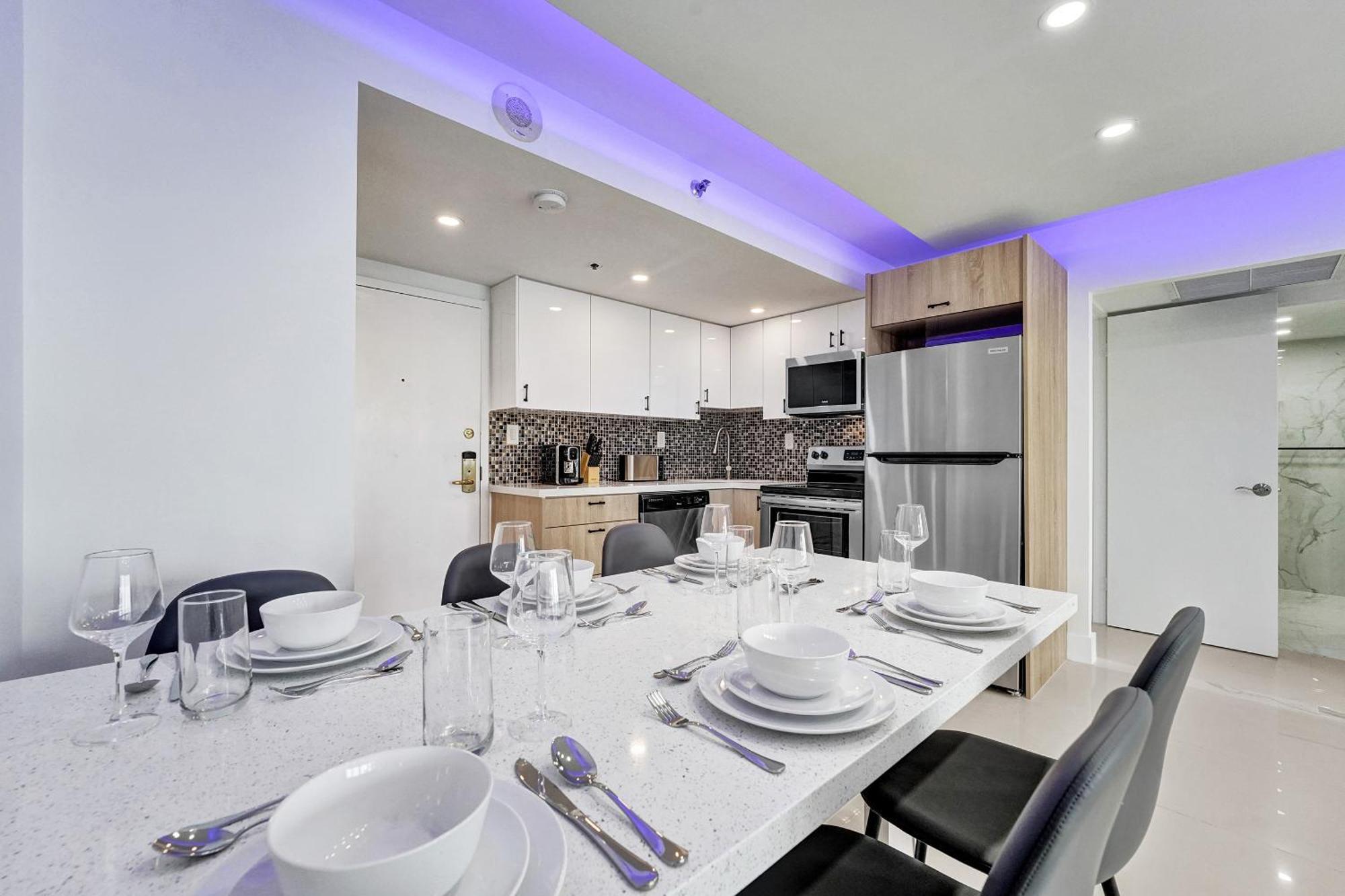 Stunning Ocean View Retreat 1205 Miami Beach