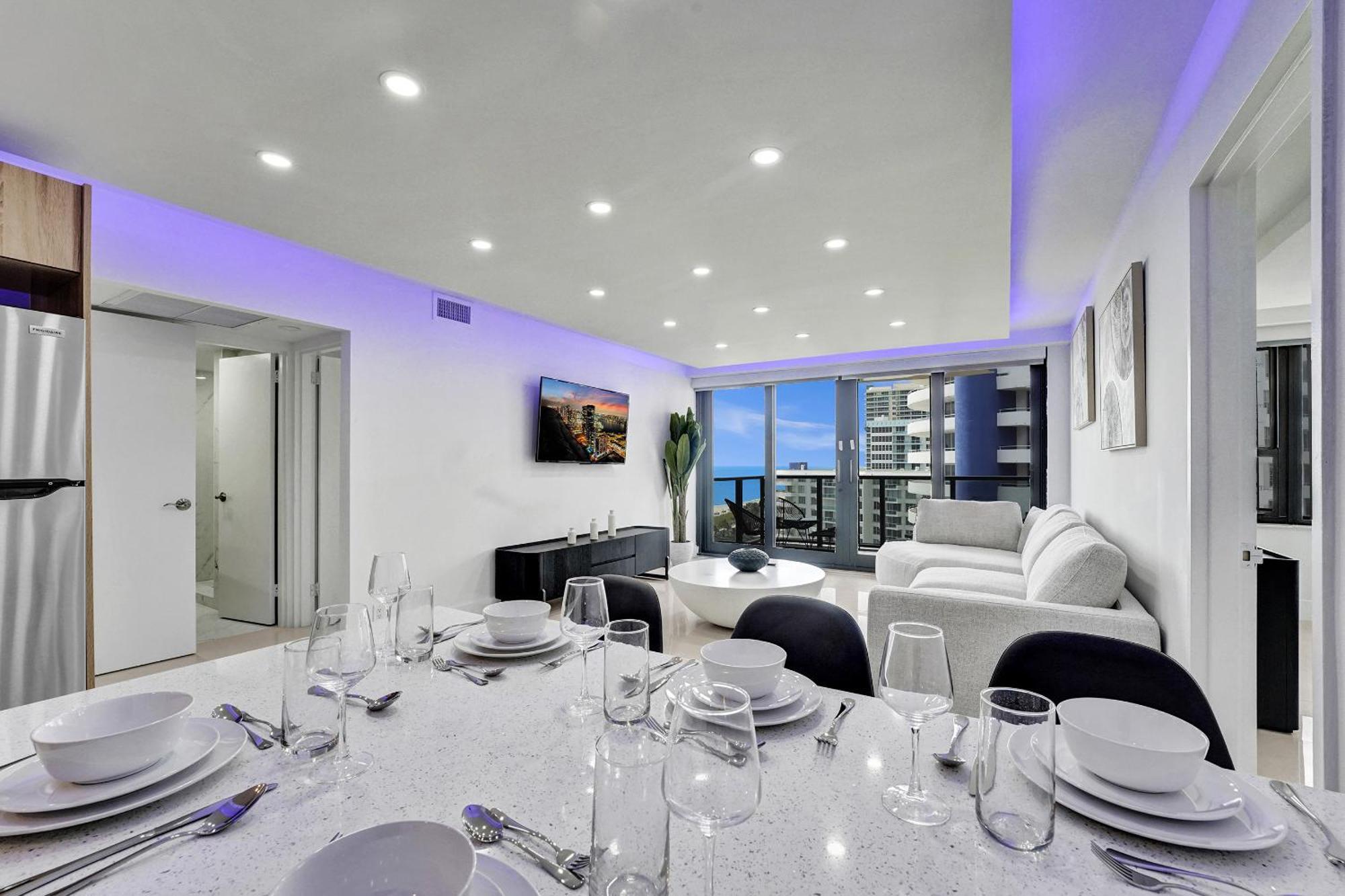 Stunning Ocean View Retreat 1205 Miami Beach