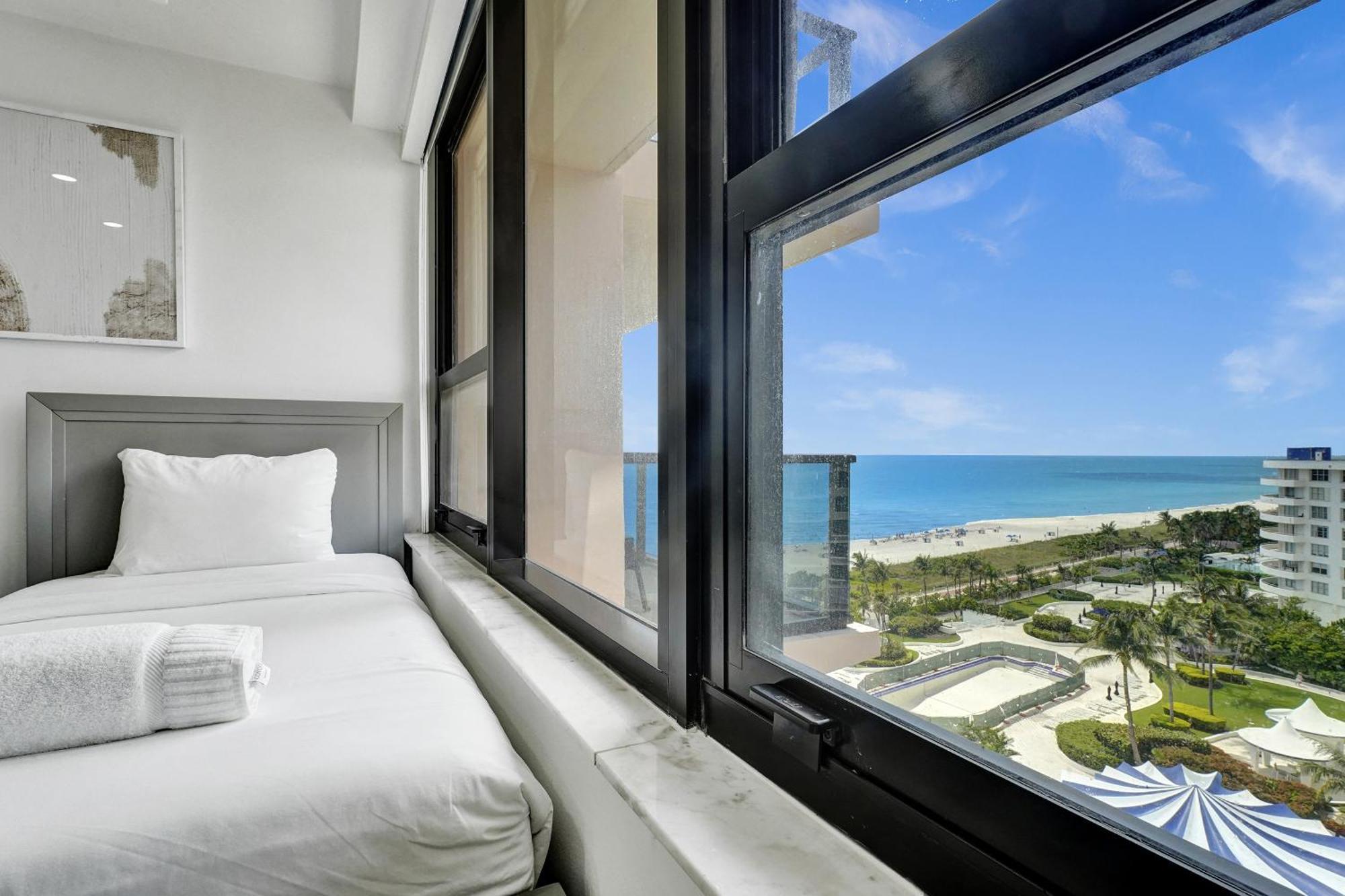 Stunning Ocean View Retreat 1205 Apartment