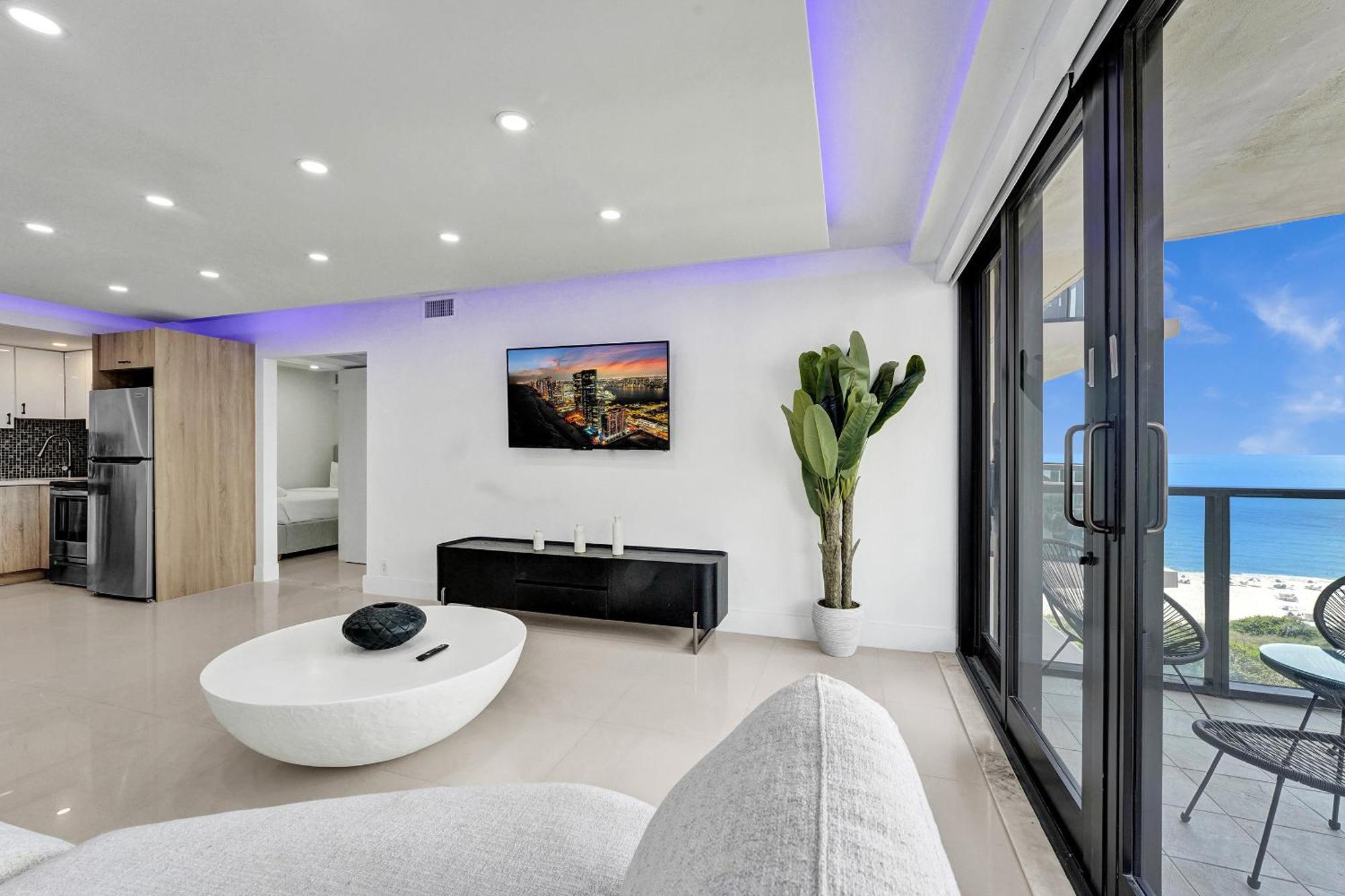 Stunning Ocean View Retreat 1205 Miami Beach