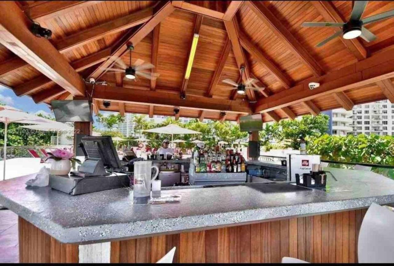 44 Access And Private Pool Apartment