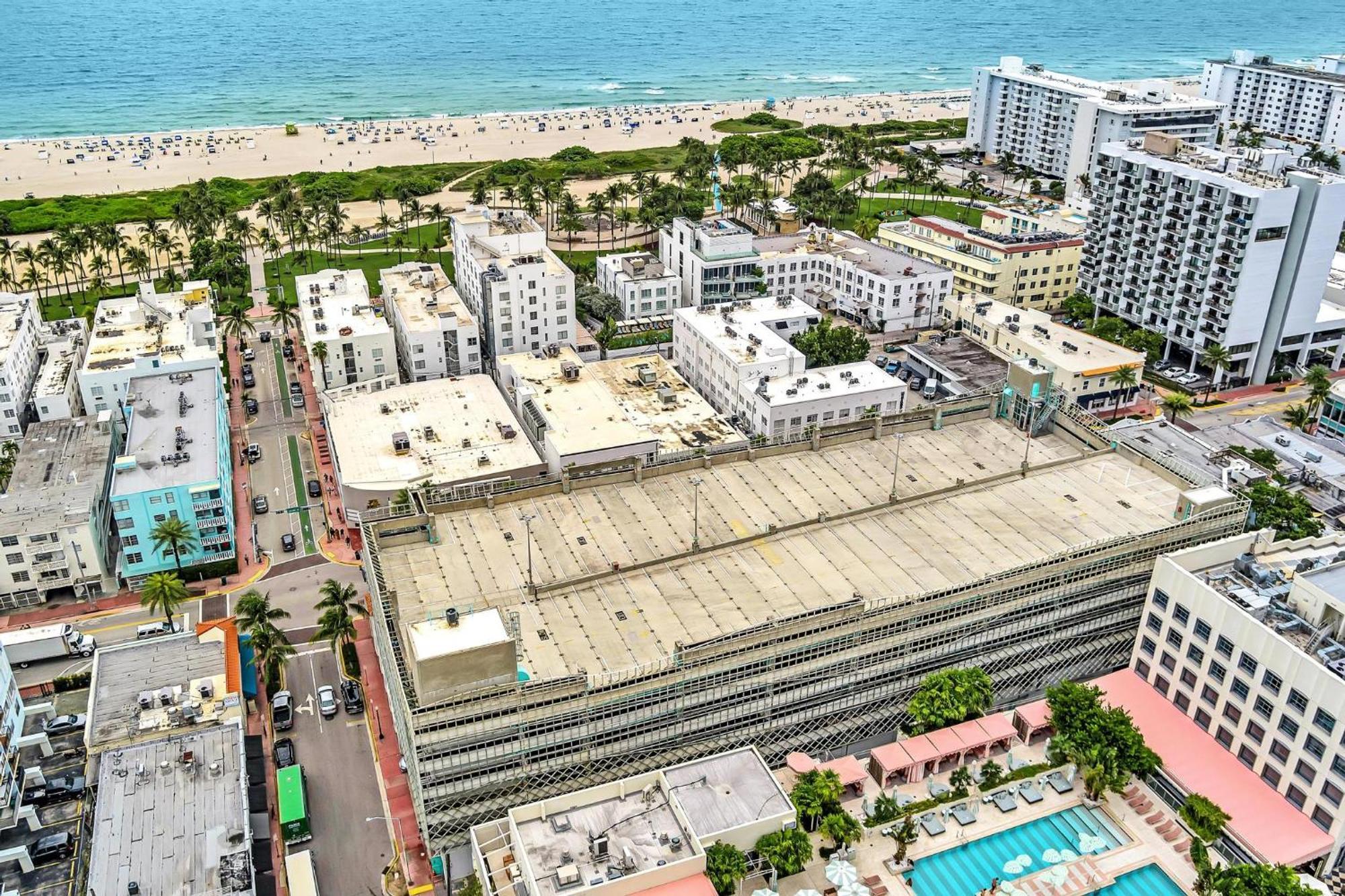 1 Bedroom In The Location In South ! Miami Beach