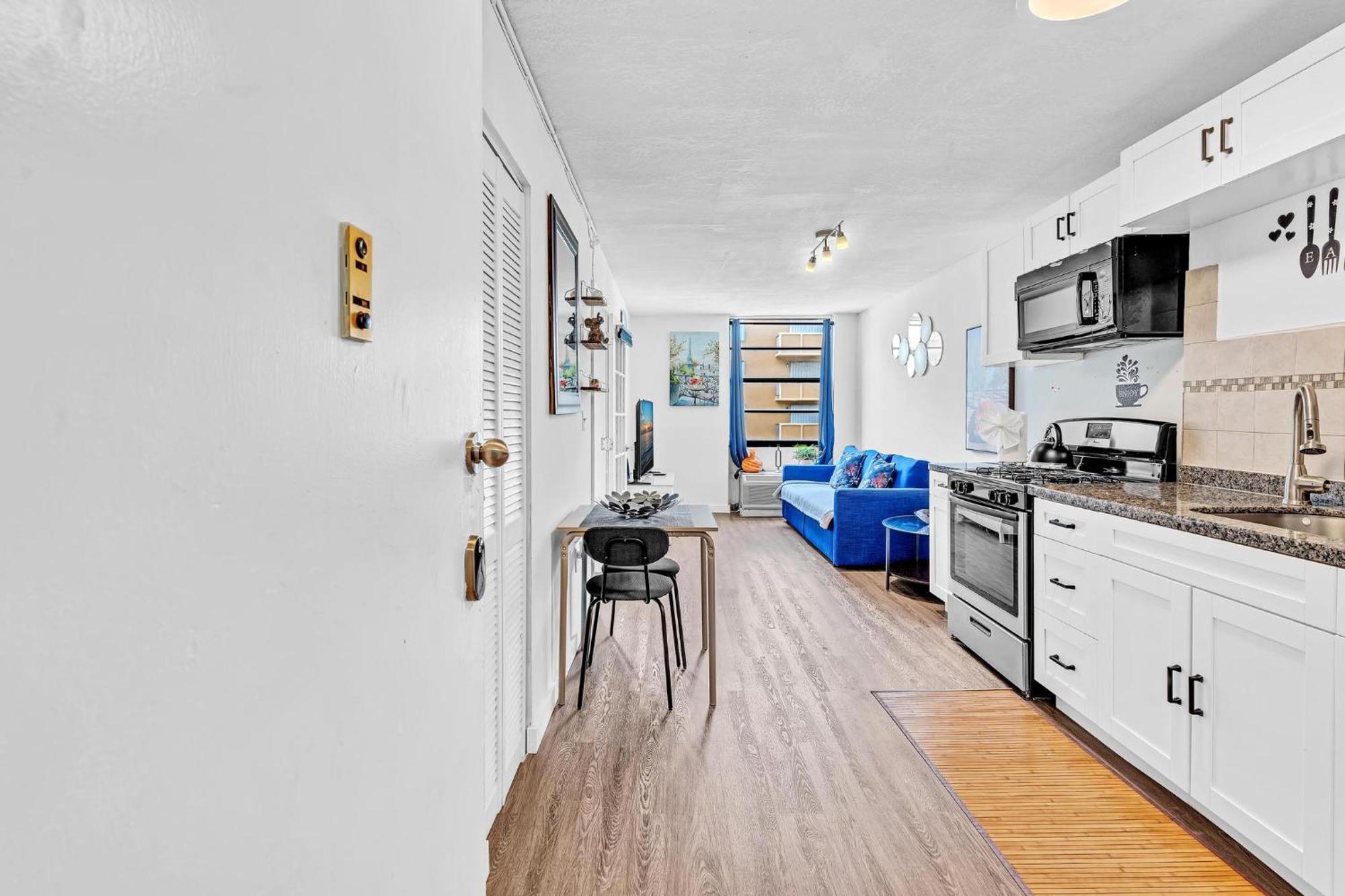 1 Bedroom In The Location In South ! * Miami Beach