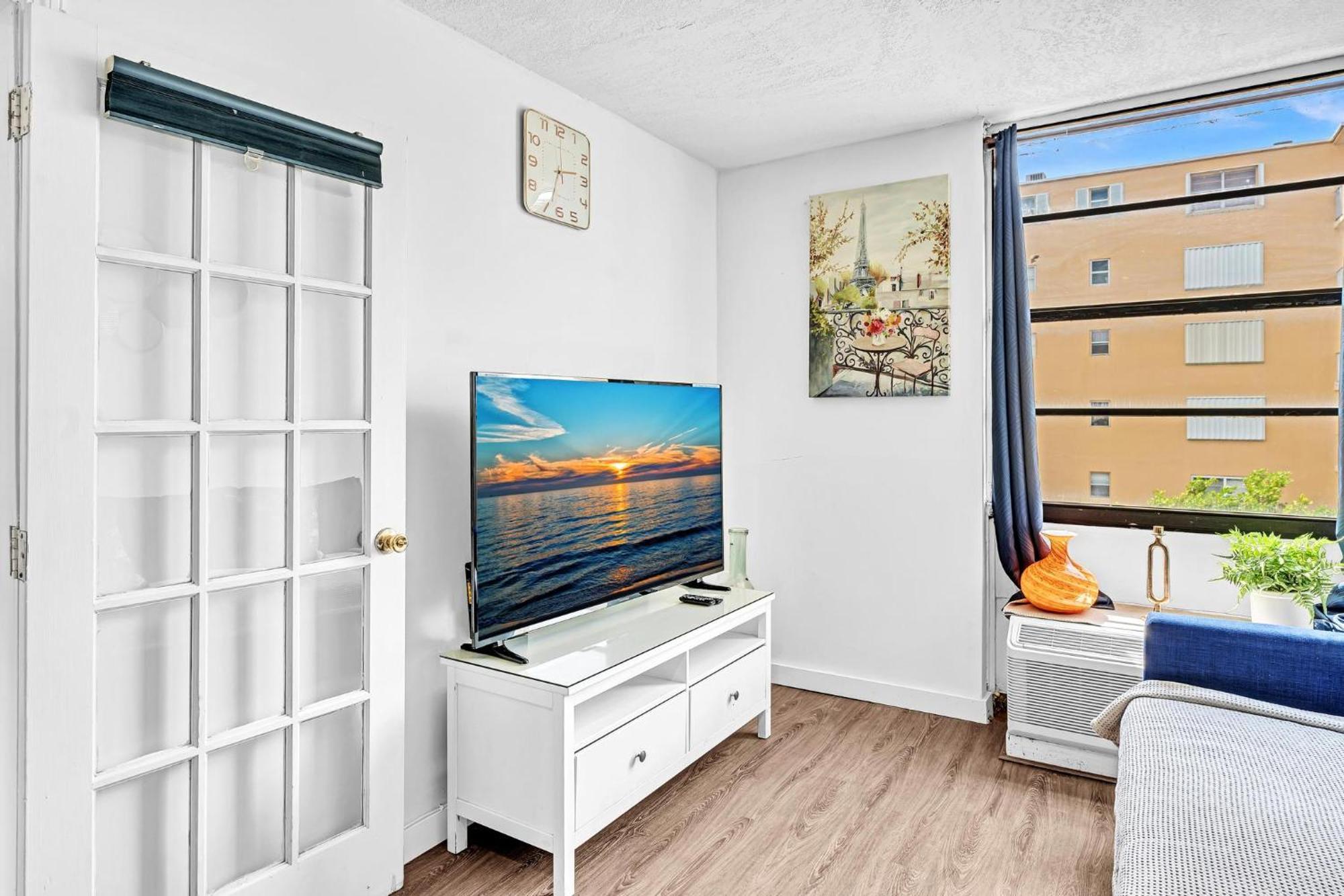 1 Bedroom In The Location In South ! Apartment *