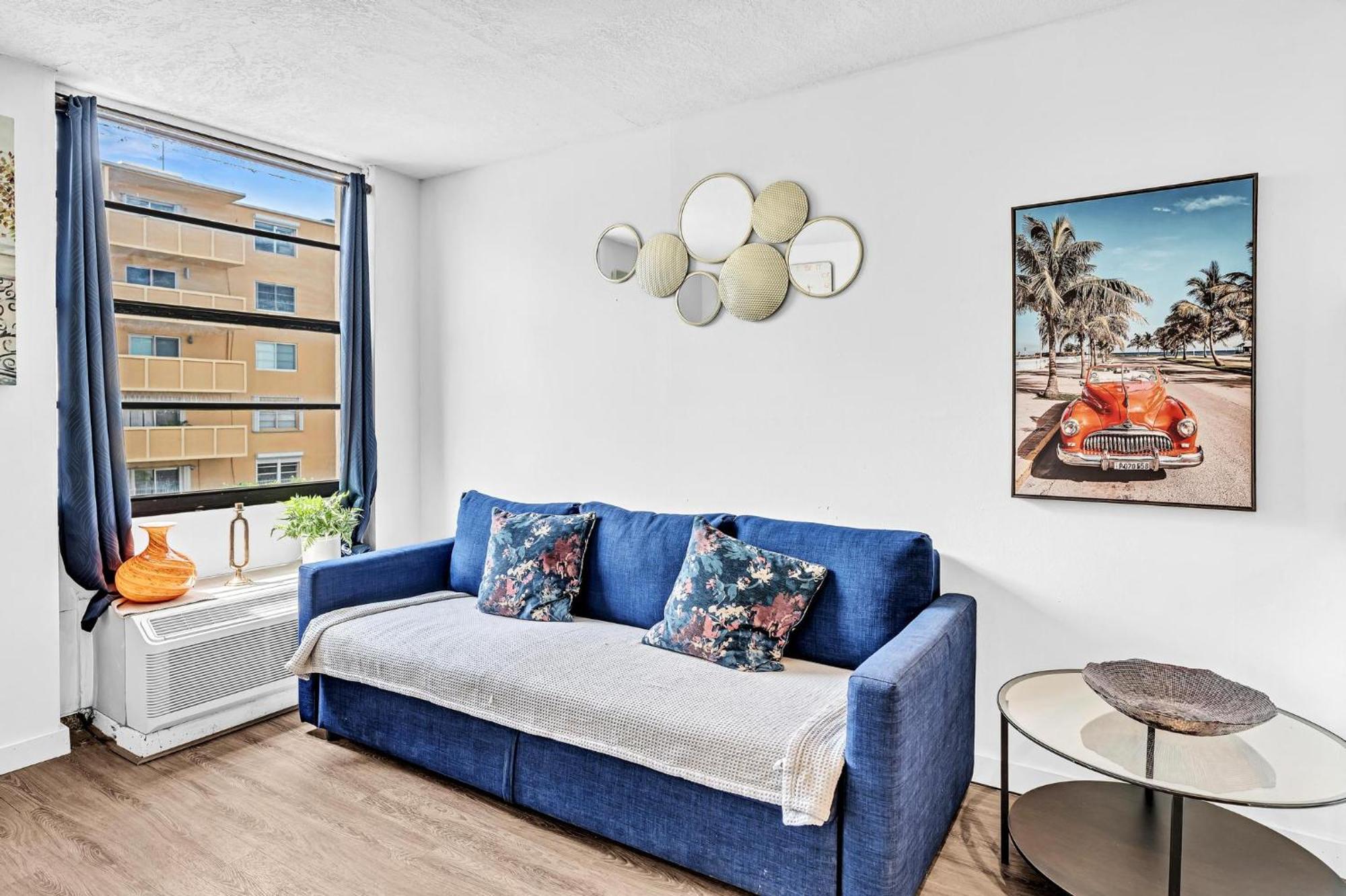 Apartment 1 Bedroom In The Location In South ! Miami Beach